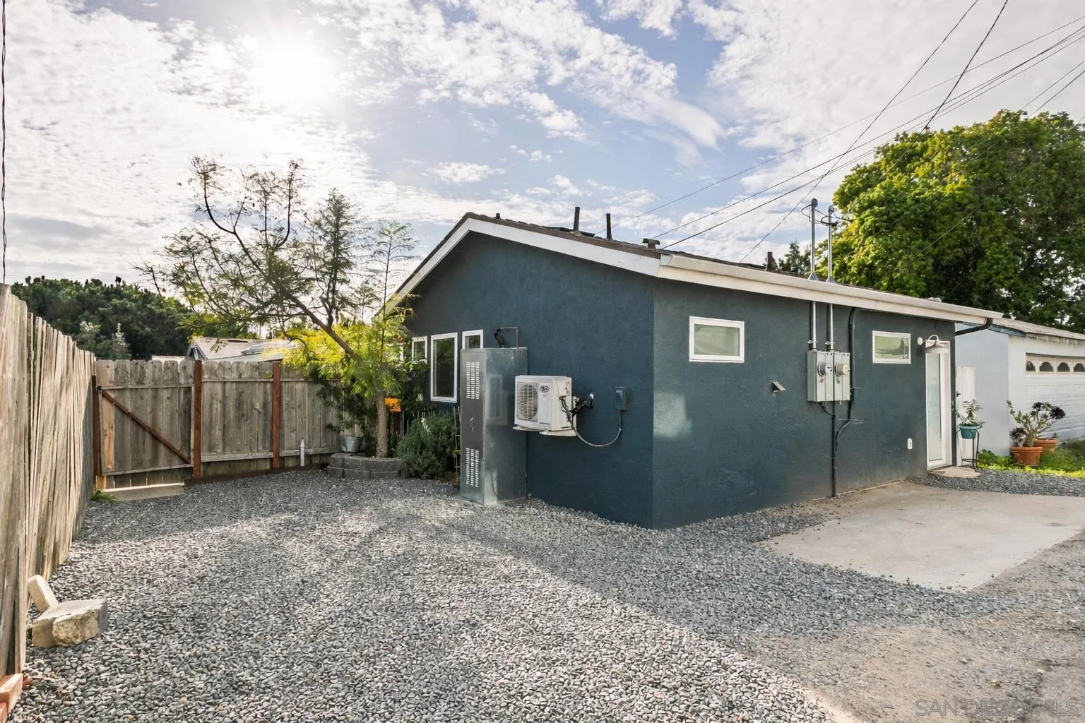 https://cdn.realtyfeed.com/cdn/127/260003275/c3855ef75fe1eb2016db65cb022223a0.webp