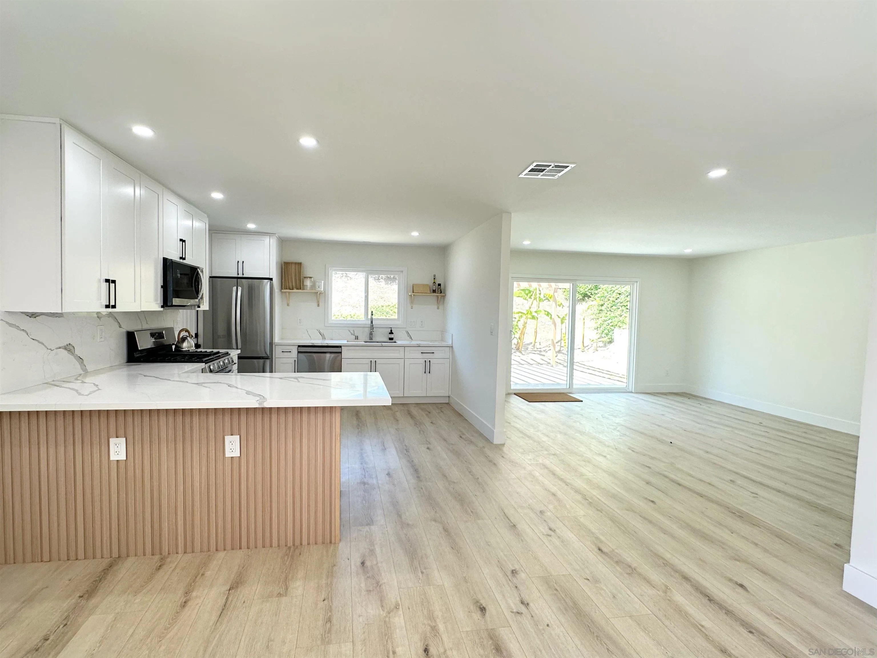 https://cdn.realtyfeed.com/cdn/127/260003278/3133b3055514522cf118f23edefd2235.webp