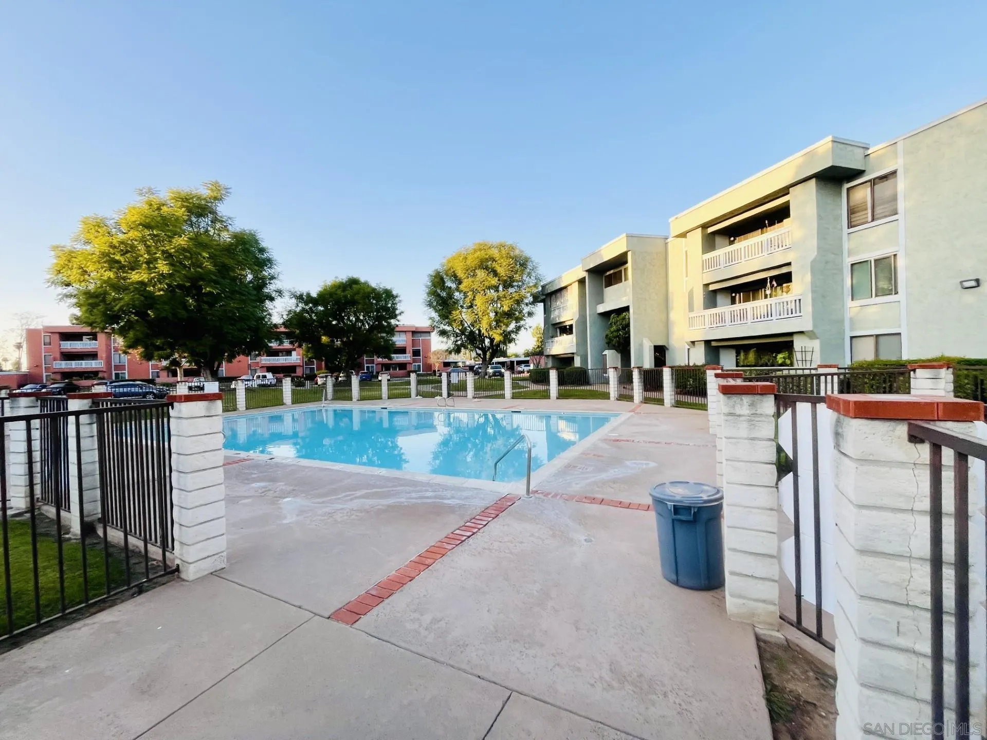 https://cdn.realtyfeed.com/cdn/127/260003283/a8ad621f4536285139426a0a42dec9ab.webp