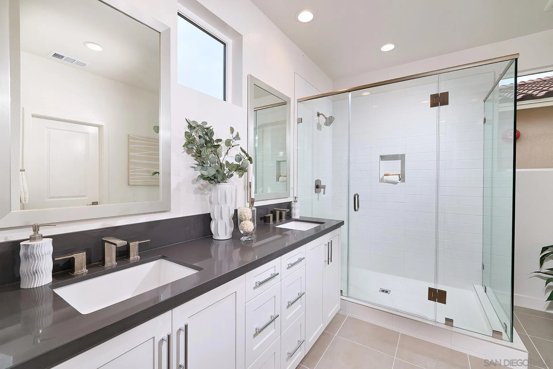 https://cdn.realtyfeed.com/cdn/127/260003285/53f0db949328f6257ecd8a9563492c7d.webp