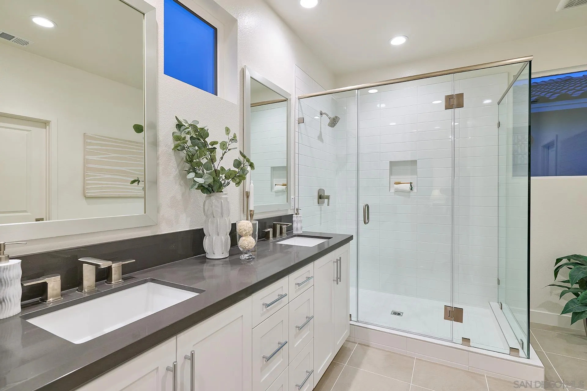 https://cdn.realtyfeed.com/cdn/127/260003285/c72f184e0b7dc0f0410724d4ca9a0cd0.webp