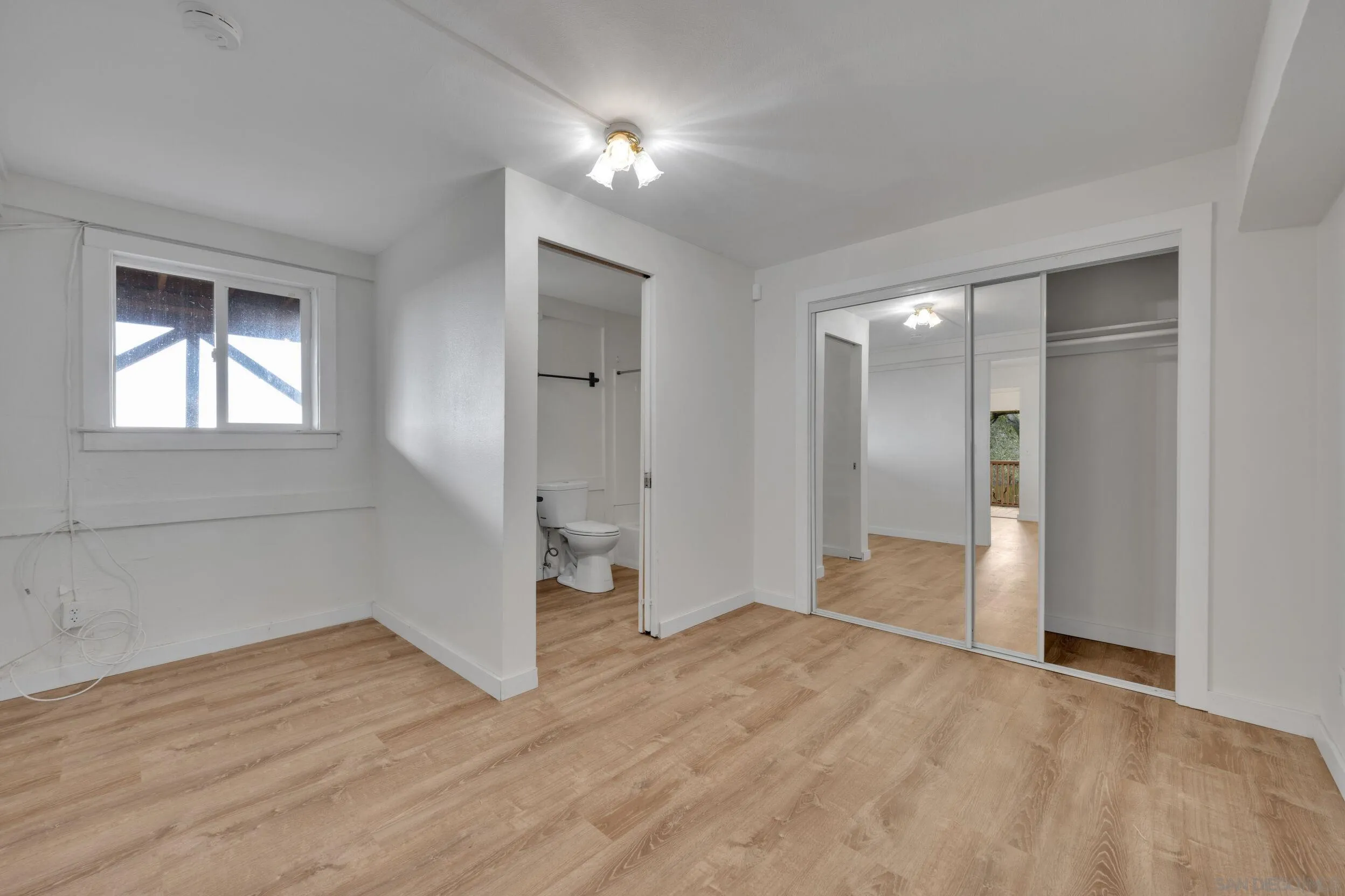 https://cdn.realtyfeed.com/cdn/127/260003288/8129433e13a1926619761236606ae402.webp