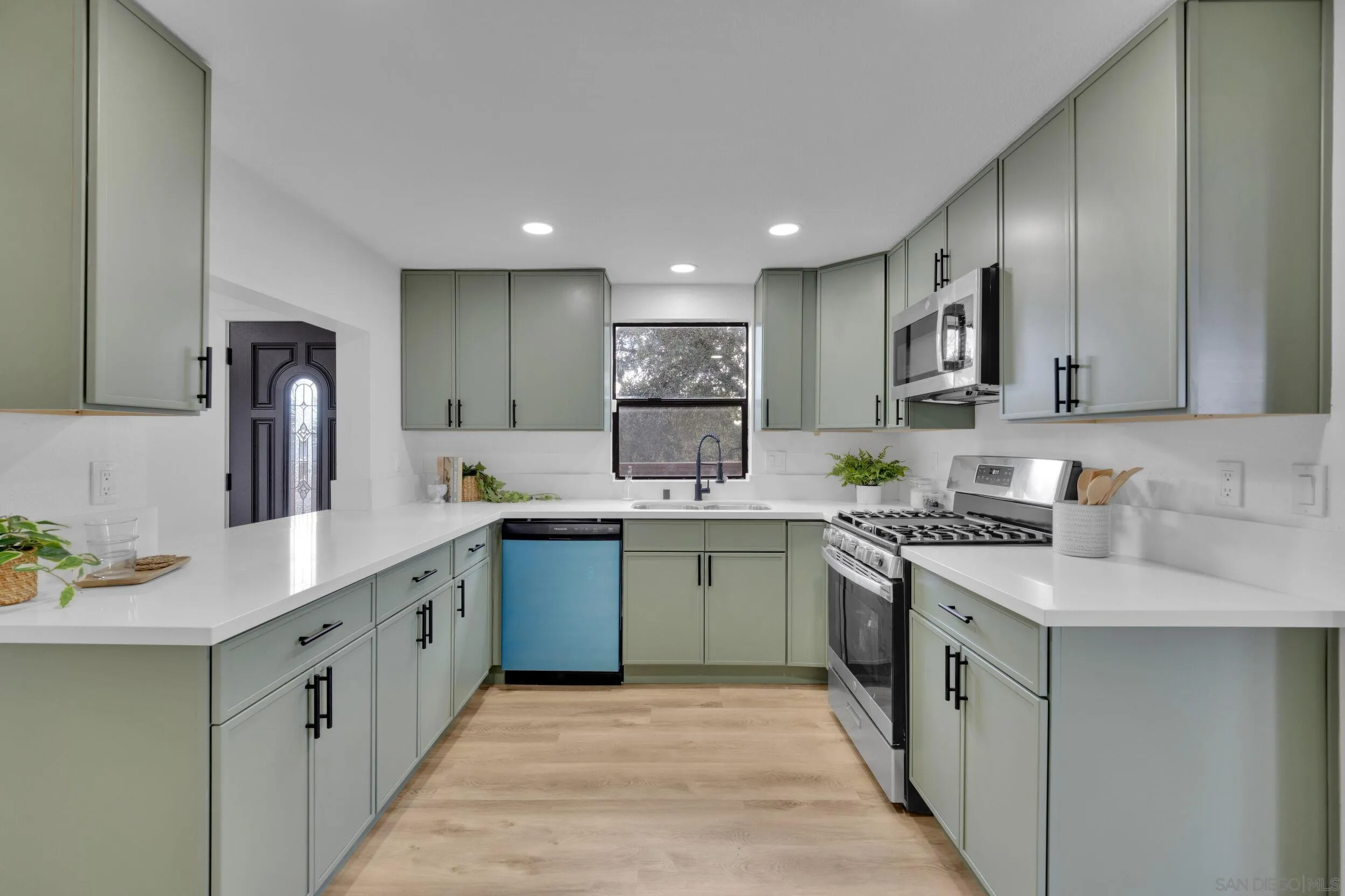https://cdn.realtyfeed.com/cdn/127/260003288/d159c6c1bf72b1d98b055672892153a8.webp
