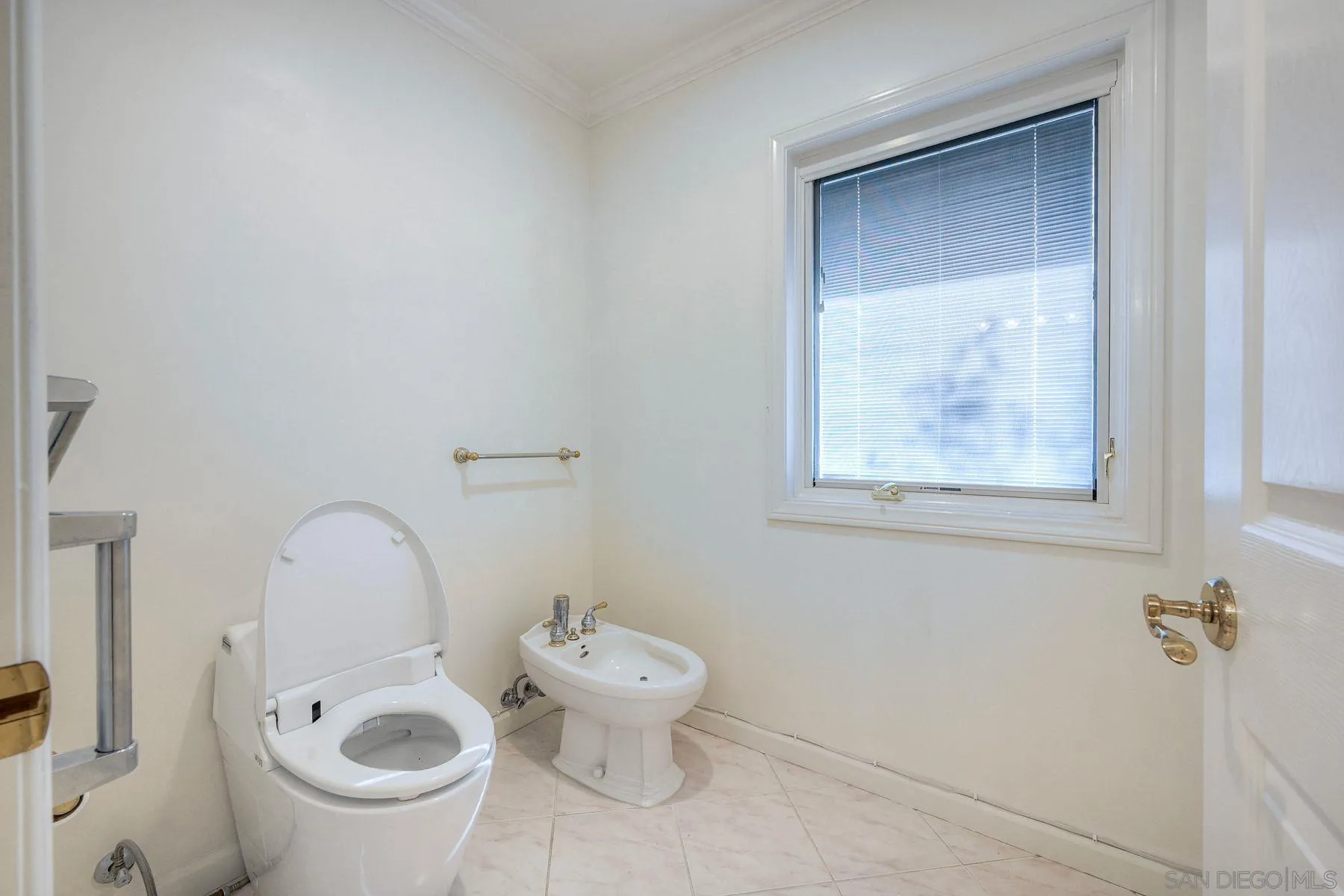 https://cdn.realtyfeed.com/cdn/127/260003291/2b801a804c554dd154f746c5e14cdecf.webp