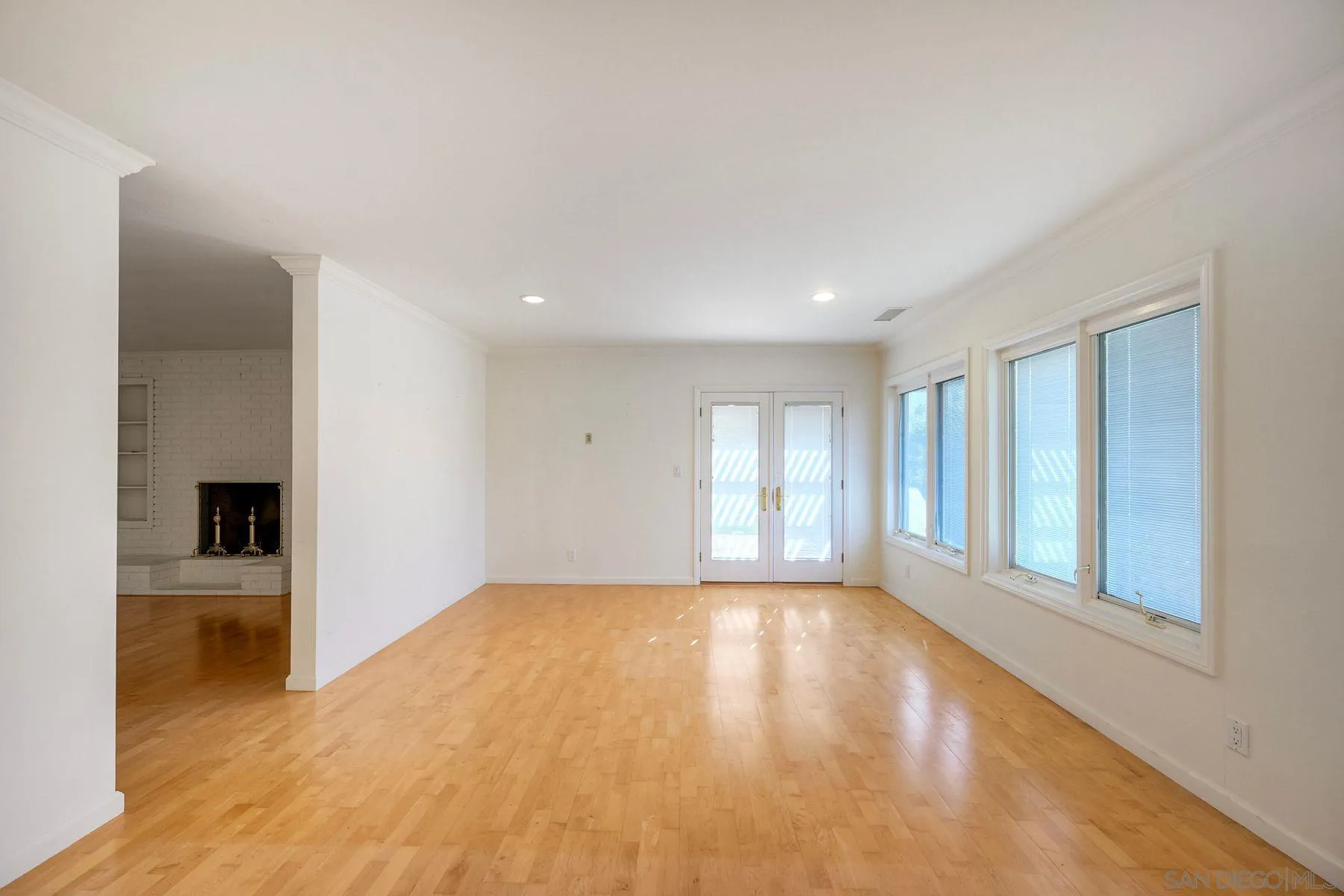 https://cdn.realtyfeed.com/cdn/127/260003291/af8cc12b6b2d0ad589e41f1548a04d08.webp