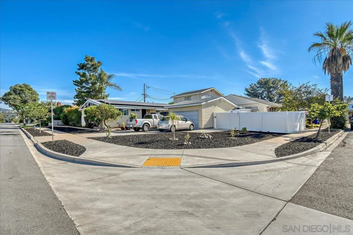 https://cdn.realtyfeed.com/cdn/127/260003293/4b1a715f7715f6f9908cdce51d056376.webp