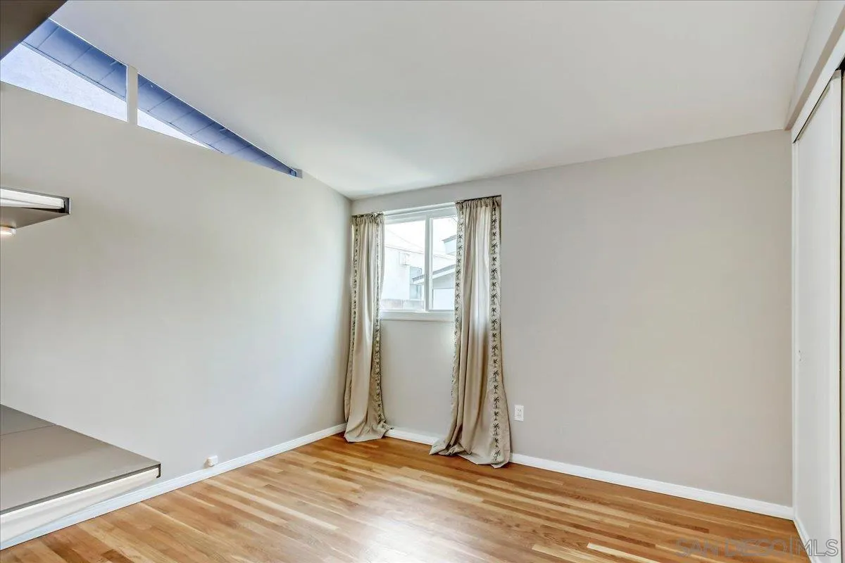 https://cdn.realtyfeed.com/cdn/127/260003293/88e184c97696fa89feda4d36275a0429.webp