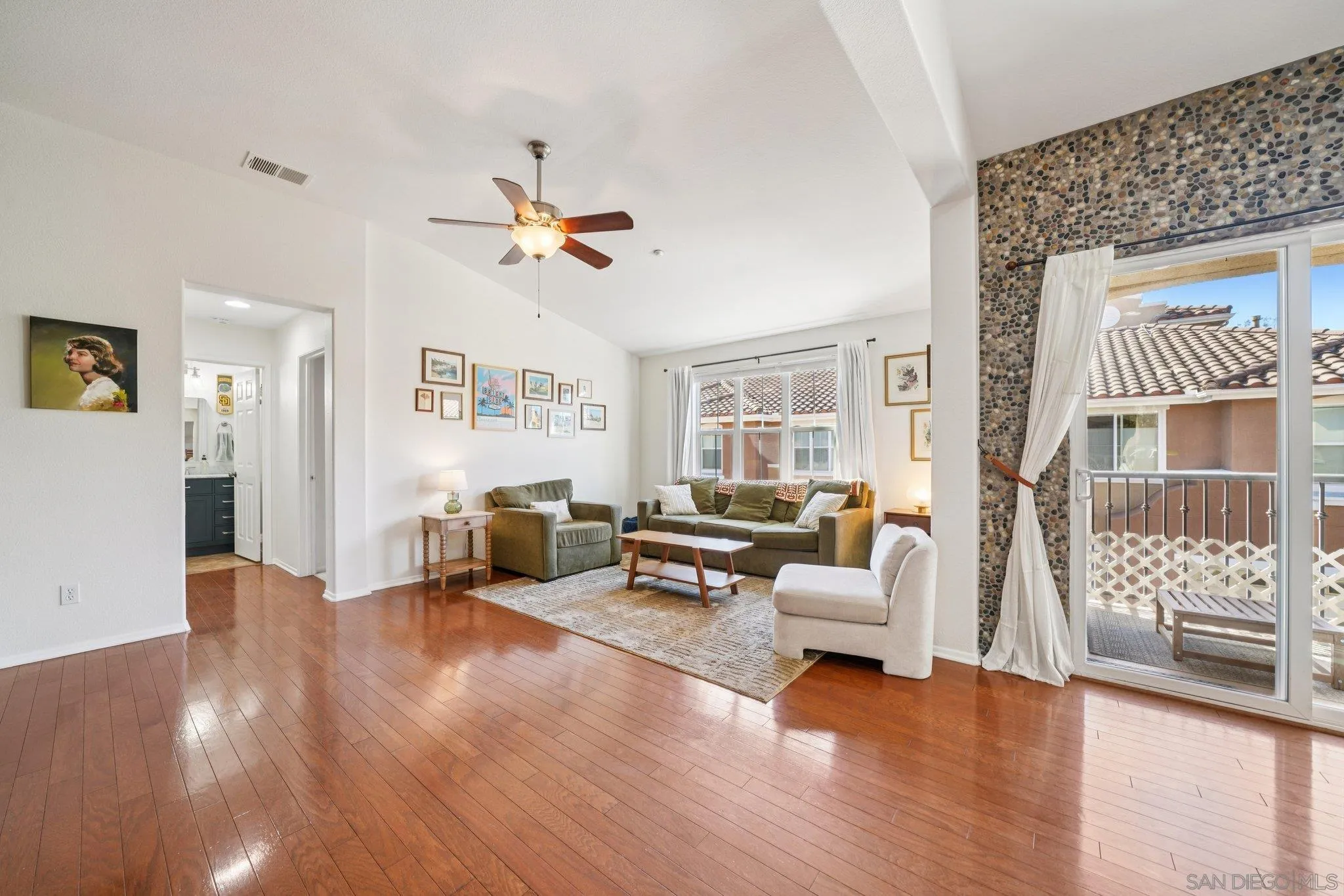 Photo #4: 260003294 Listing: Photo #4