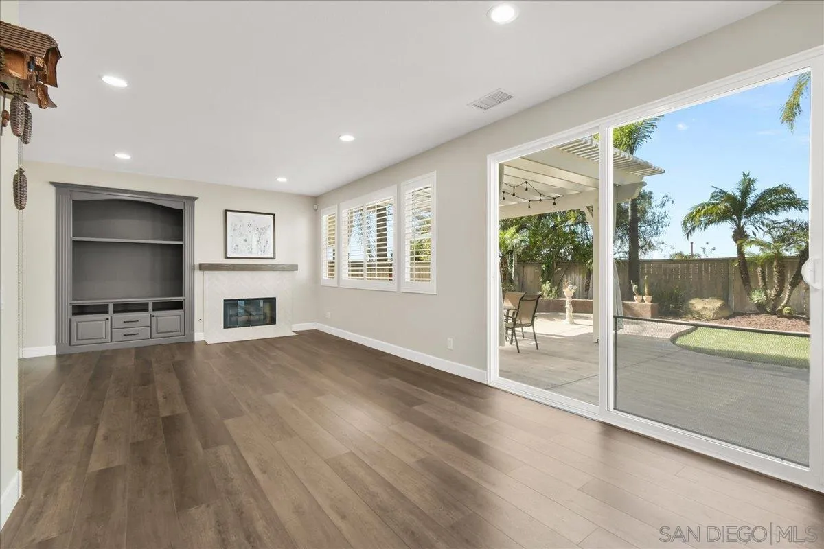 https://cdn.realtyfeed.com/cdn/127/260003295/215c84a98d359521970a675f4f6c258b.webp