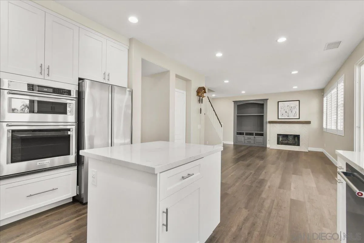 https://cdn.realtyfeed.com/cdn/127/260003295/561e19c0a3175ee0578272f93777474f.webp