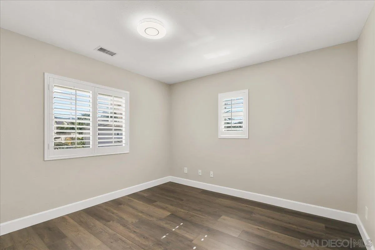 https://cdn.realtyfeed.com/cdn/127/260003295/e940bbaa48da1f9a9ce3dc9692631a8c.webp