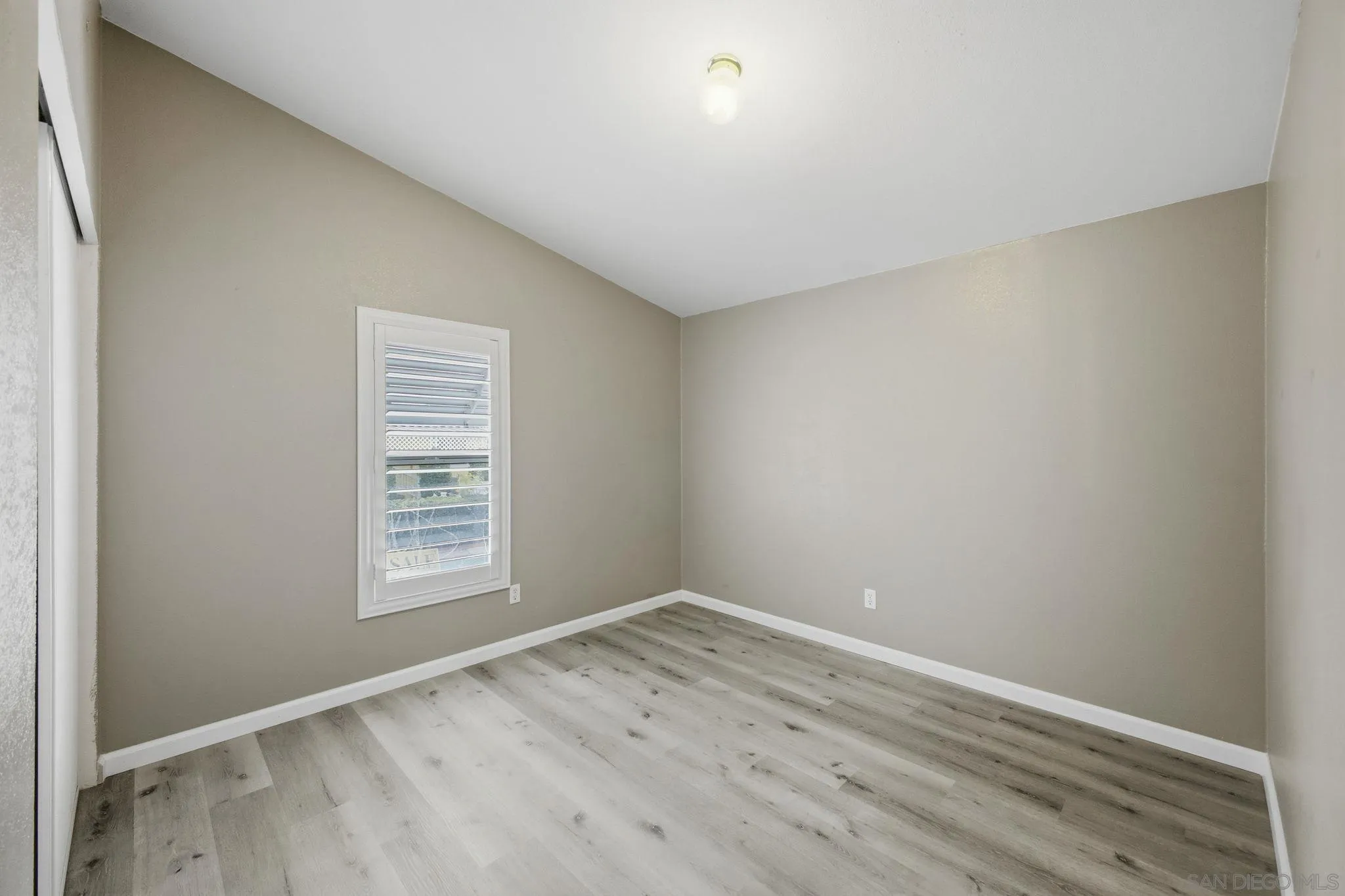 https://cdn.realtyfeed.com/cdn/127/260003299/351b5a8e38006b88d515e3145d08828c.webp