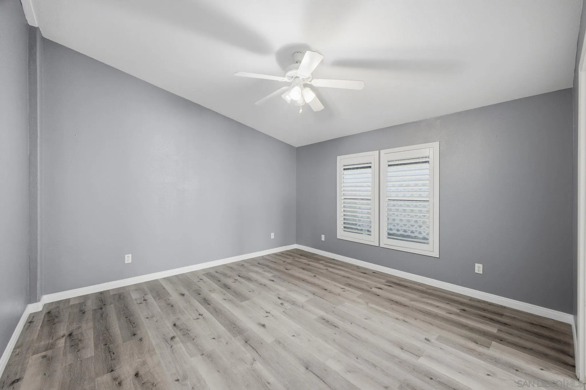 https://cdn.realtyfeed.com/cdn/127/260003299/520200c0aa0b26a138d3553778840bd2.webp
