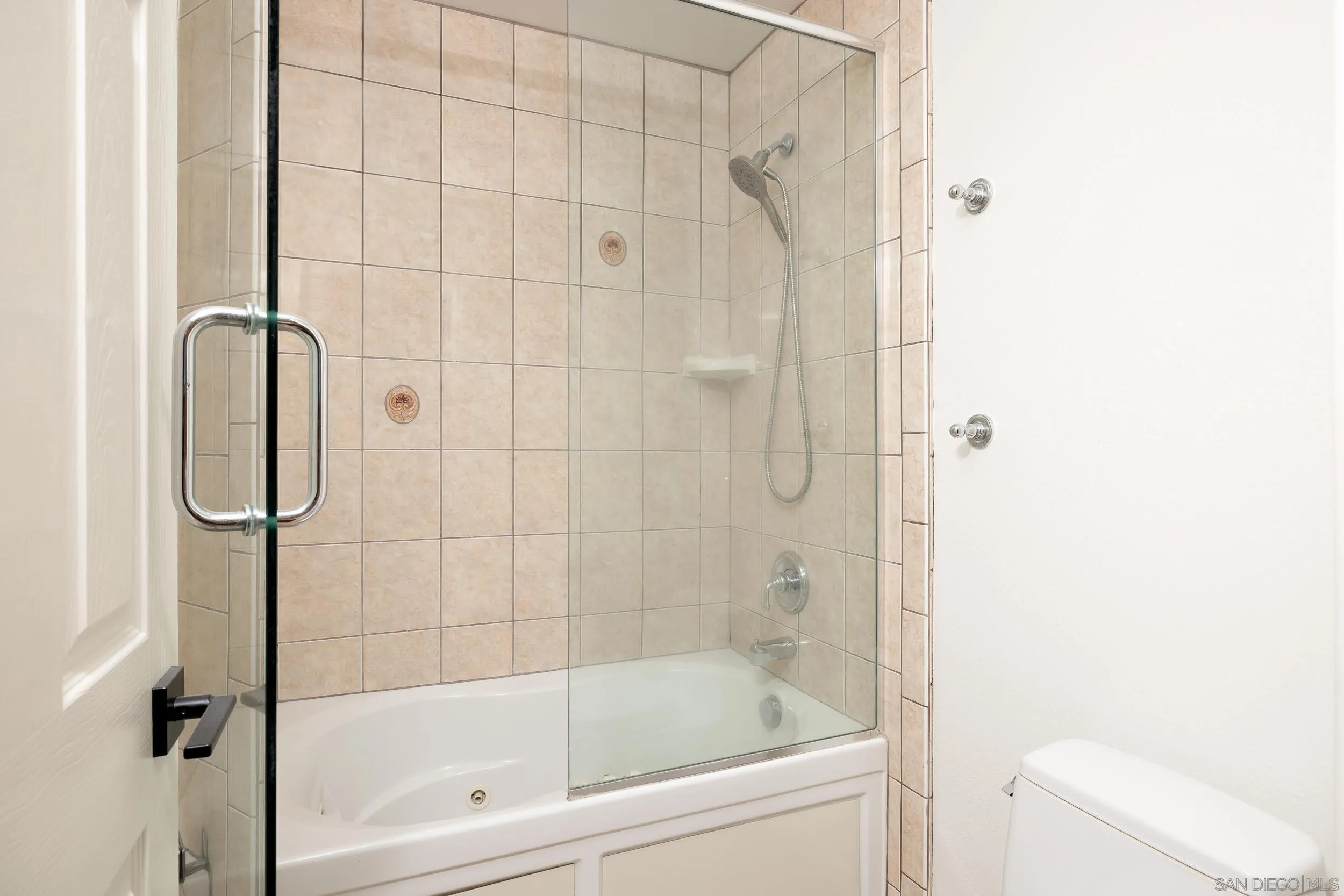 https://cdn.realtyfeed.com/cdn/127/260003320/0ebc6401c408145f67e9c7946bf51913.webp