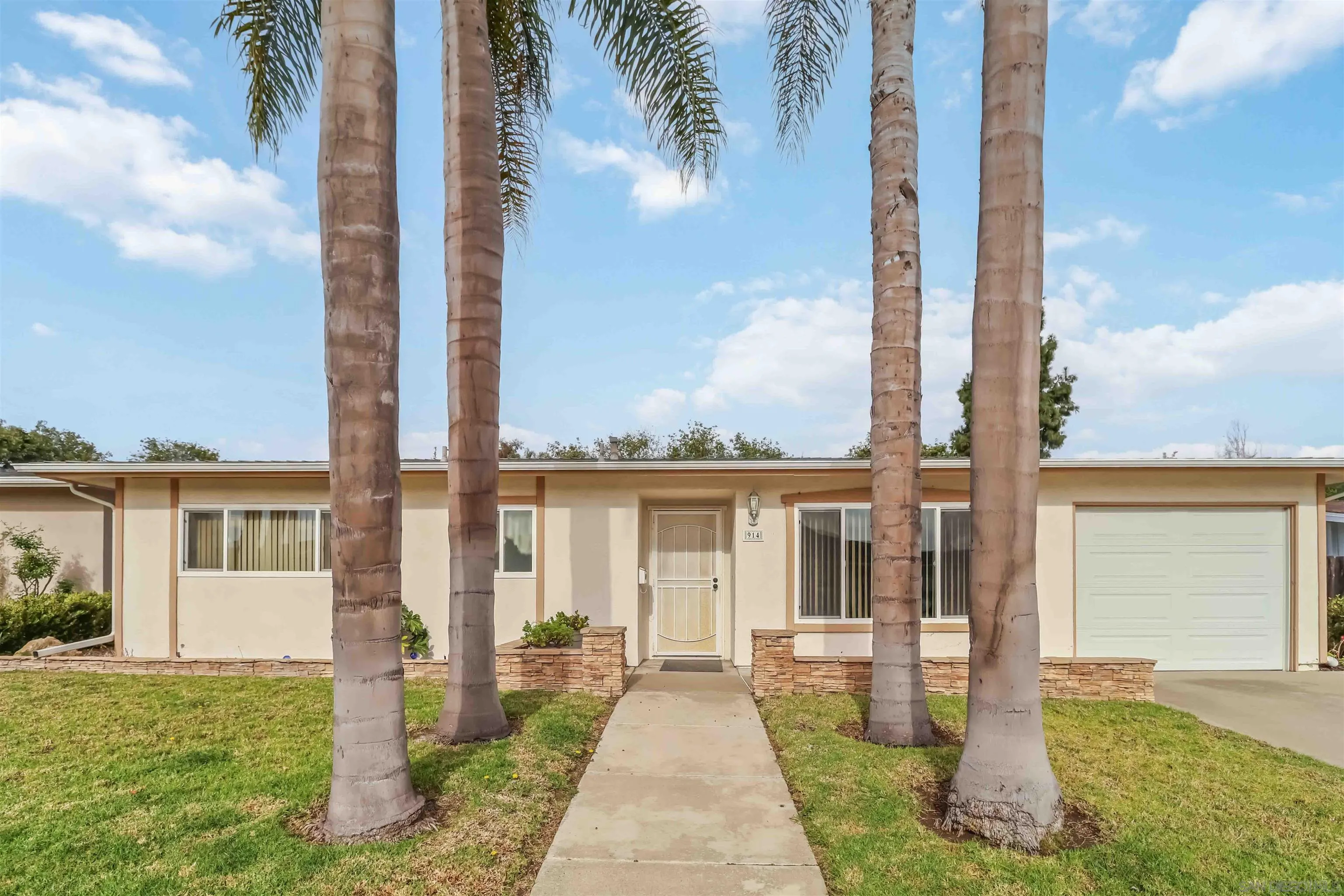 https://cdn.realtyfeed.com/cdn/127/260003326/51ea40f4962df6d2725a95f6372721b5.webp