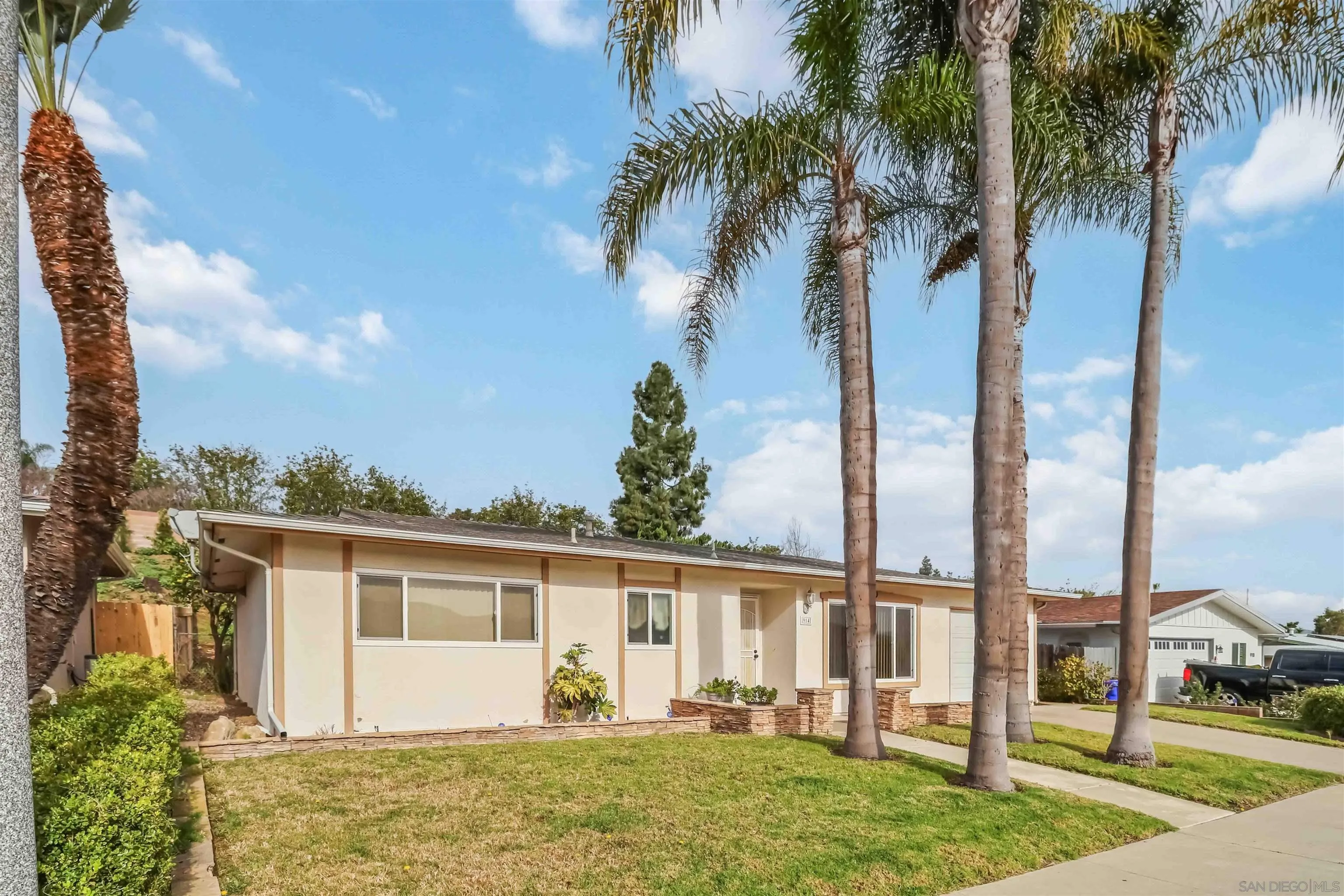 https://cdn.realtyfeed.com/cdn/127/260003326/cb2141a28d8ee2681a5b943afc7ba47b.webp