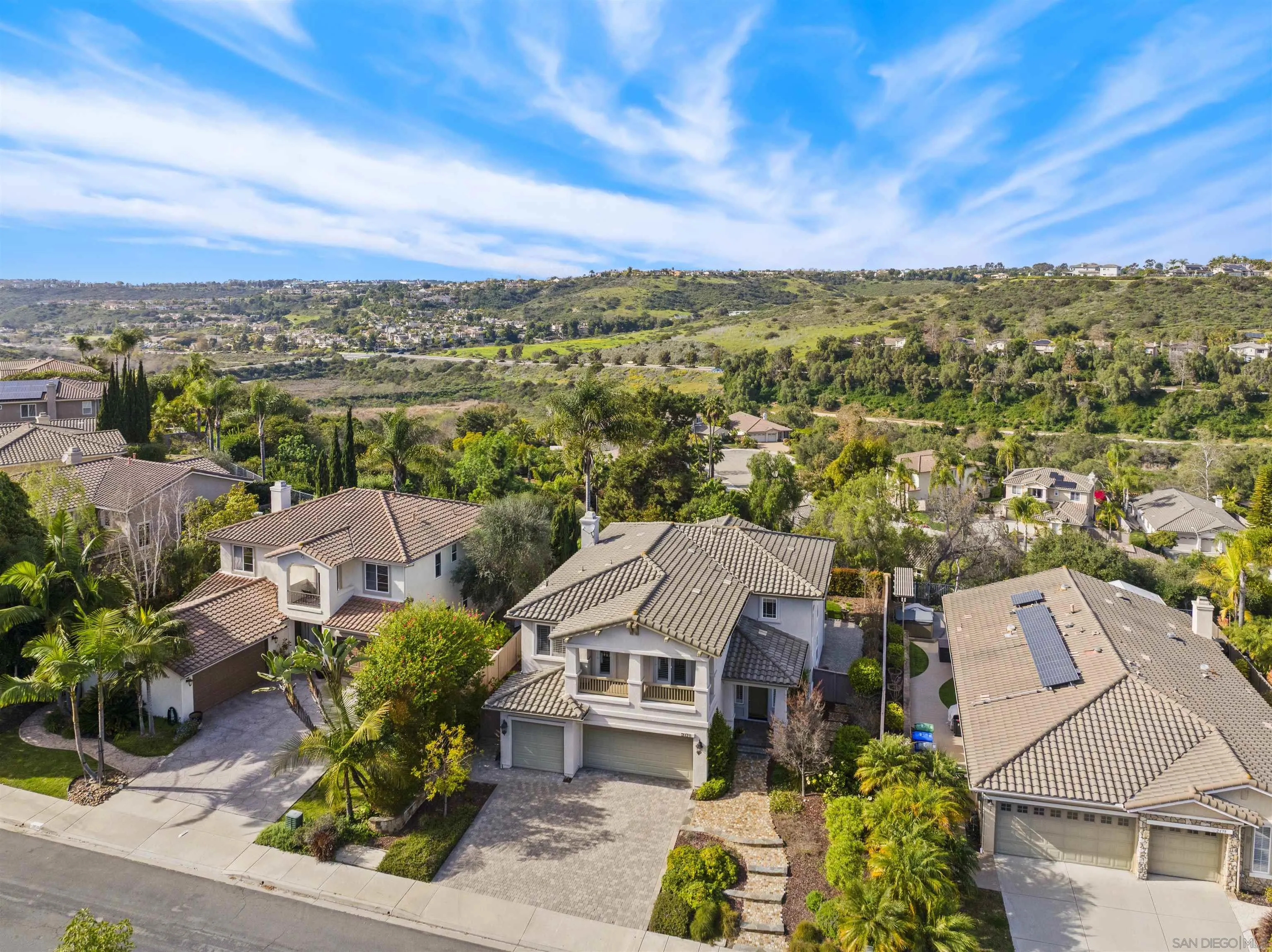 https://cdn.realtyfeed.com/cdn/127/260003332/072fd907ad2611d567982d90549ba1b0.webp