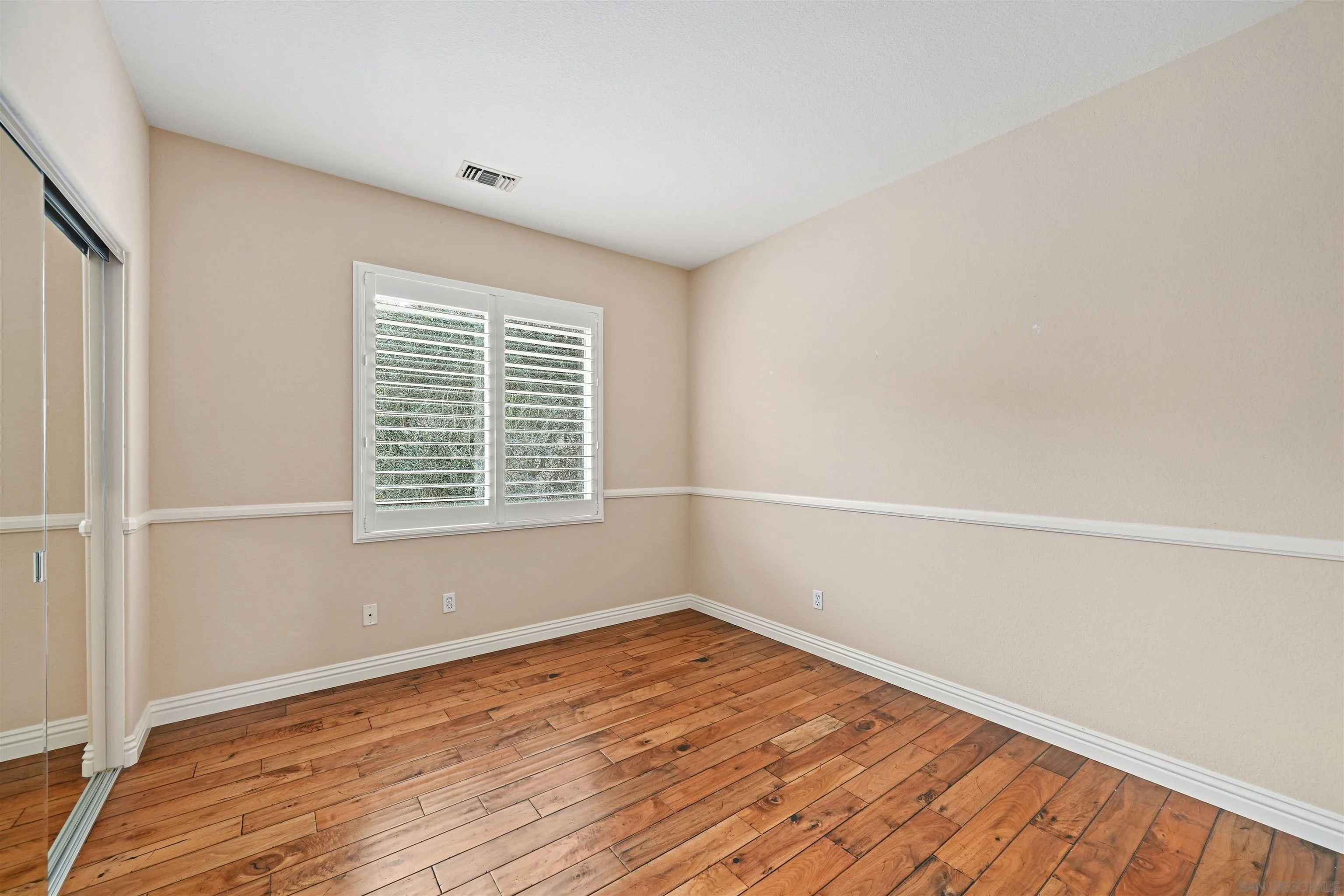 https://cdn.realtyfeed.com/cdn/127/260003332/7523f8b16375f9867a4edd28d6d31b15.webp