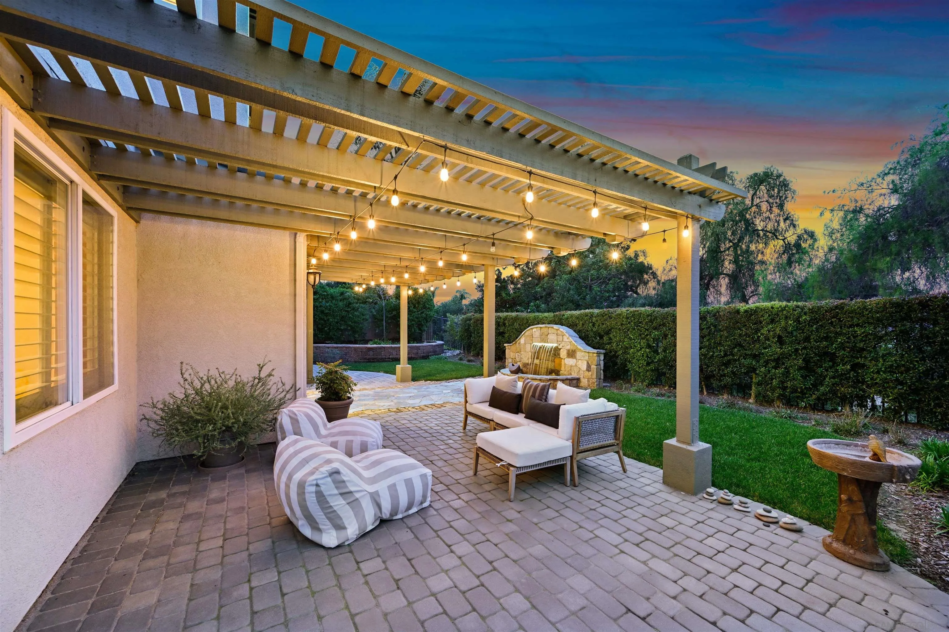 https://cdn.realtyfeed.com/cdn/127/260003332/7f0d73e771e64652d4a6e762596aad47.webp