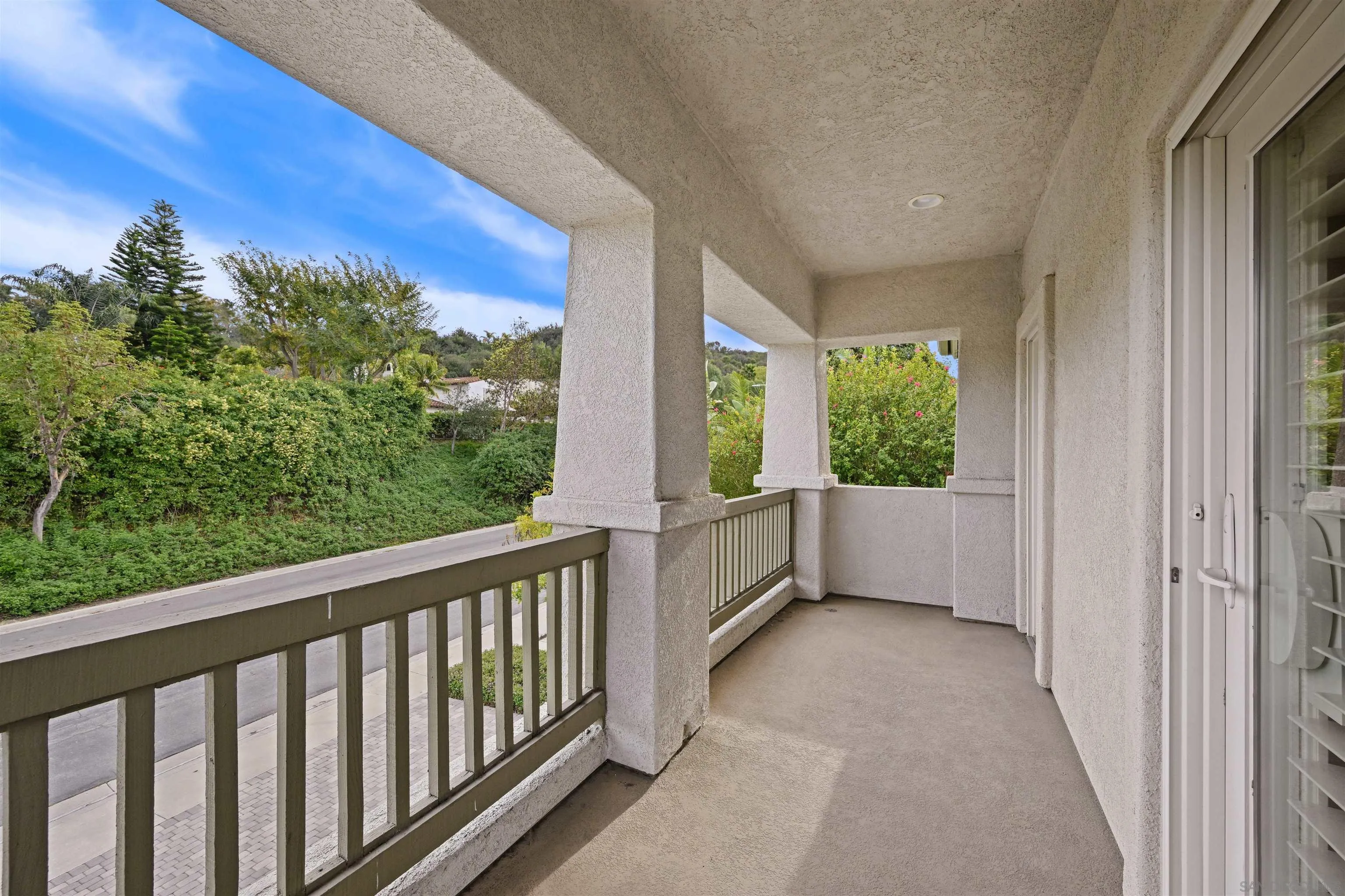 https://cdn.realtyfeed.com/cdn/127/260003332/b6fcc35b975d9553b63932f4c0191d5c.webp