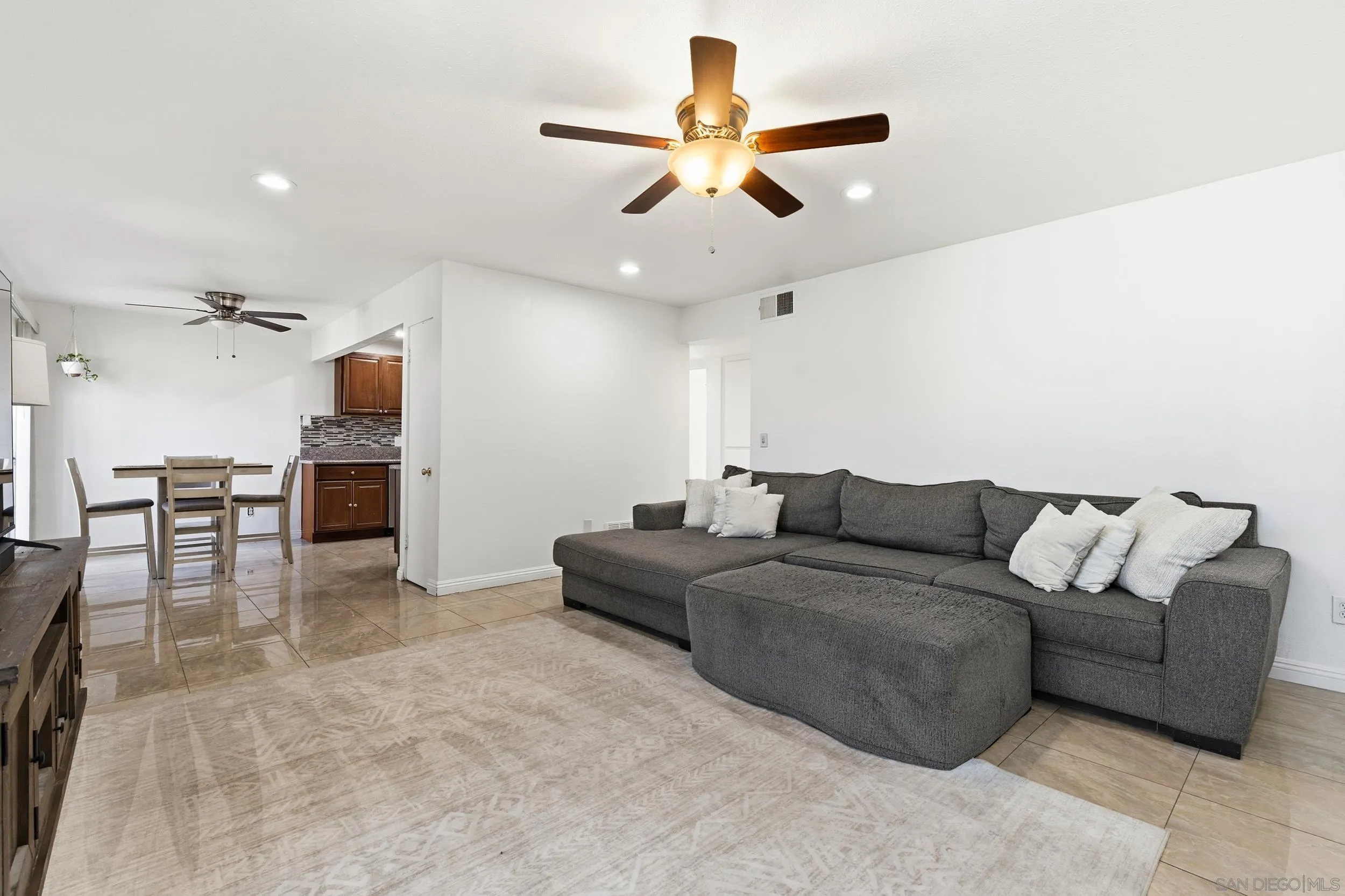 Photo #8: 260003333 Listing: Photo #8