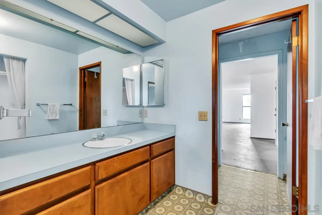 https://cdn.realtyfeed.com/cdn/127/260003339/eb8c53a7cacb109f5079a5a7ac583c82.webp