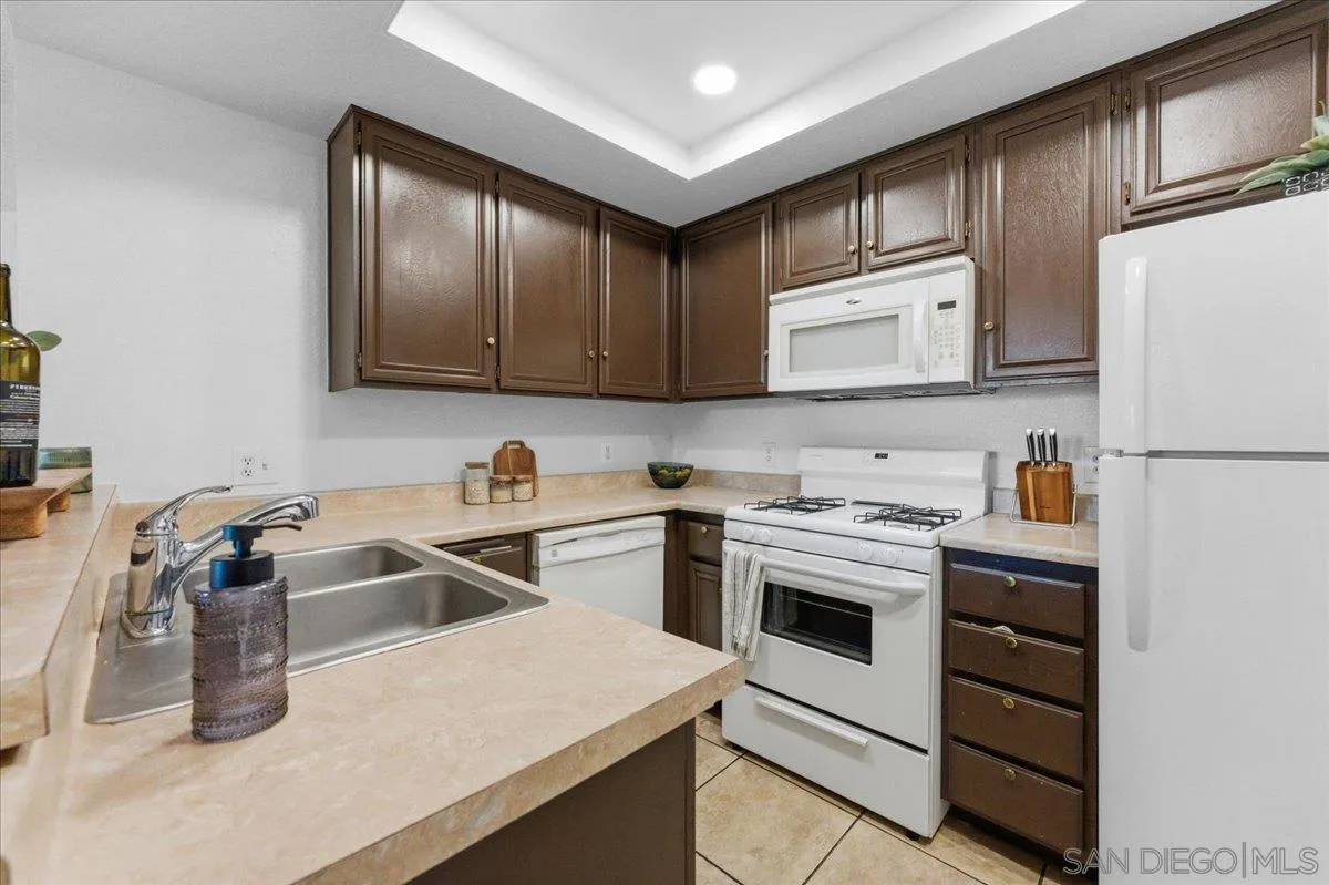 https://cdn.realtyfeed.com/cdn/127/260003348/0d2657c9ba80d9ffb24a759ae5b87c74.webp
