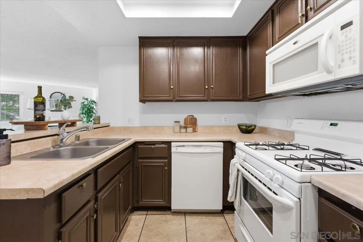 https://cdn.realtyfeed.com/cdn/127/260003348/22a214c2fe20f5f0e9aa57cc1cb43cad.webp