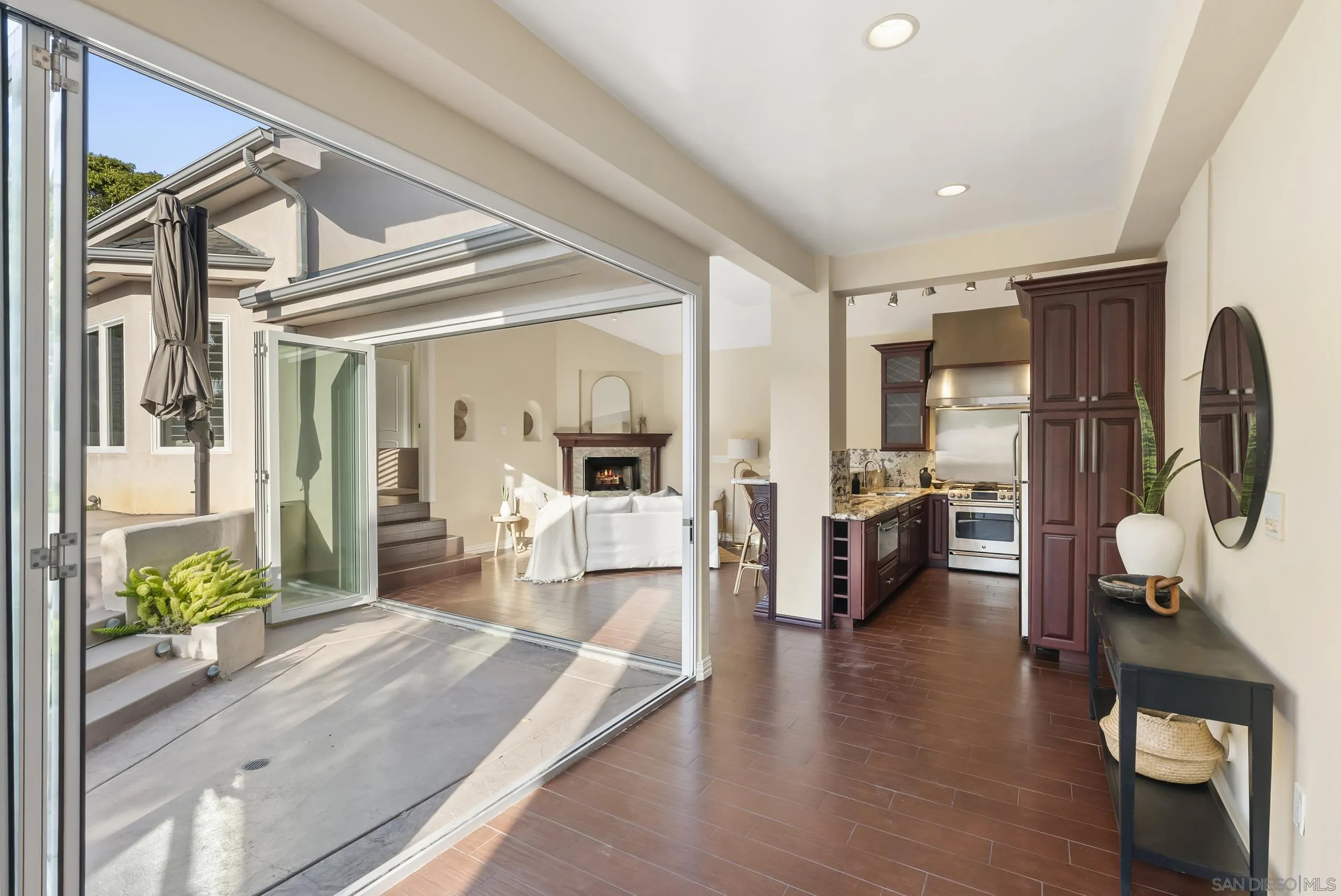 https://cdn.realtyfeed.com/cdn/127/260003349/00d142bc3a92f1ddb6ee27c7772462bd.webp
