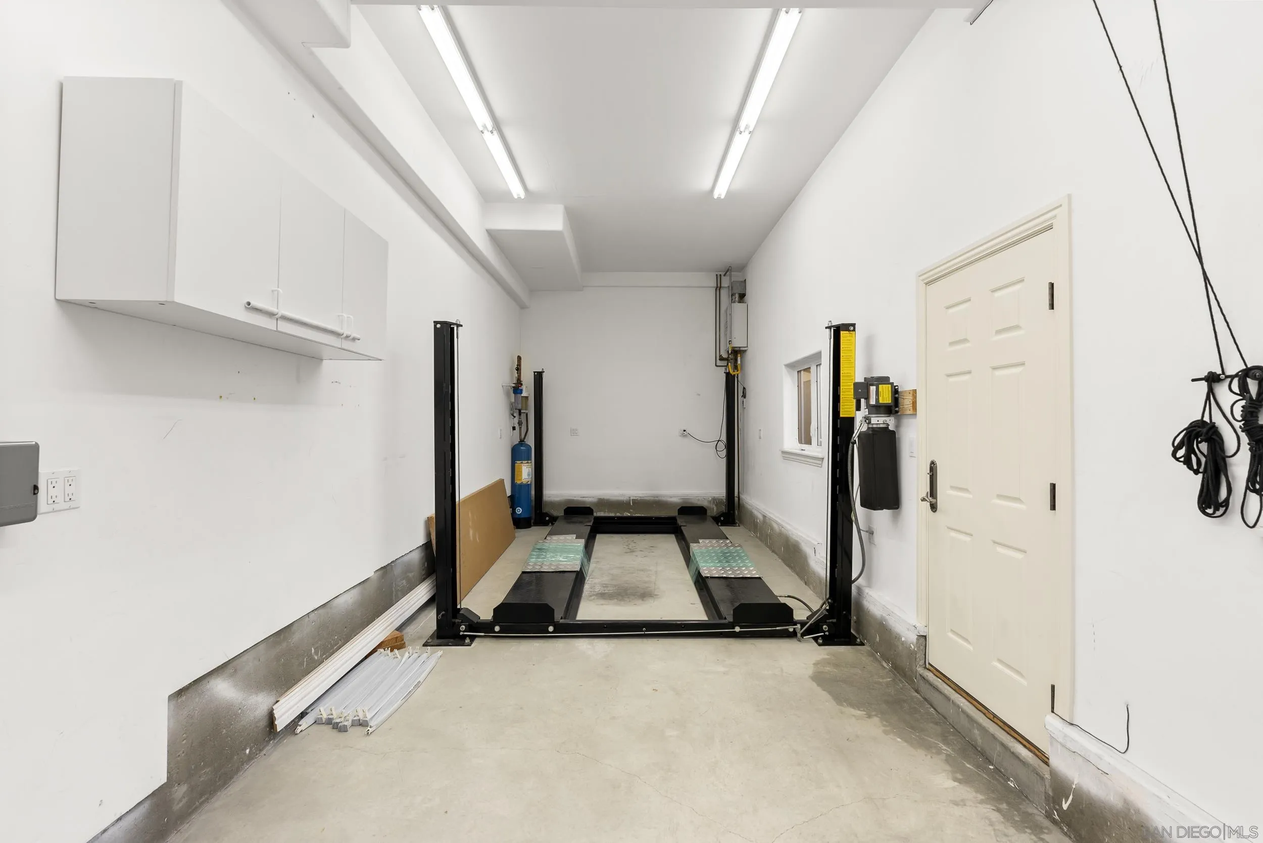 https://cdn.realtyfeed.com/cdn/127/260003349/30e0348b35d3b9a6a2bb0bab392733a7.webp