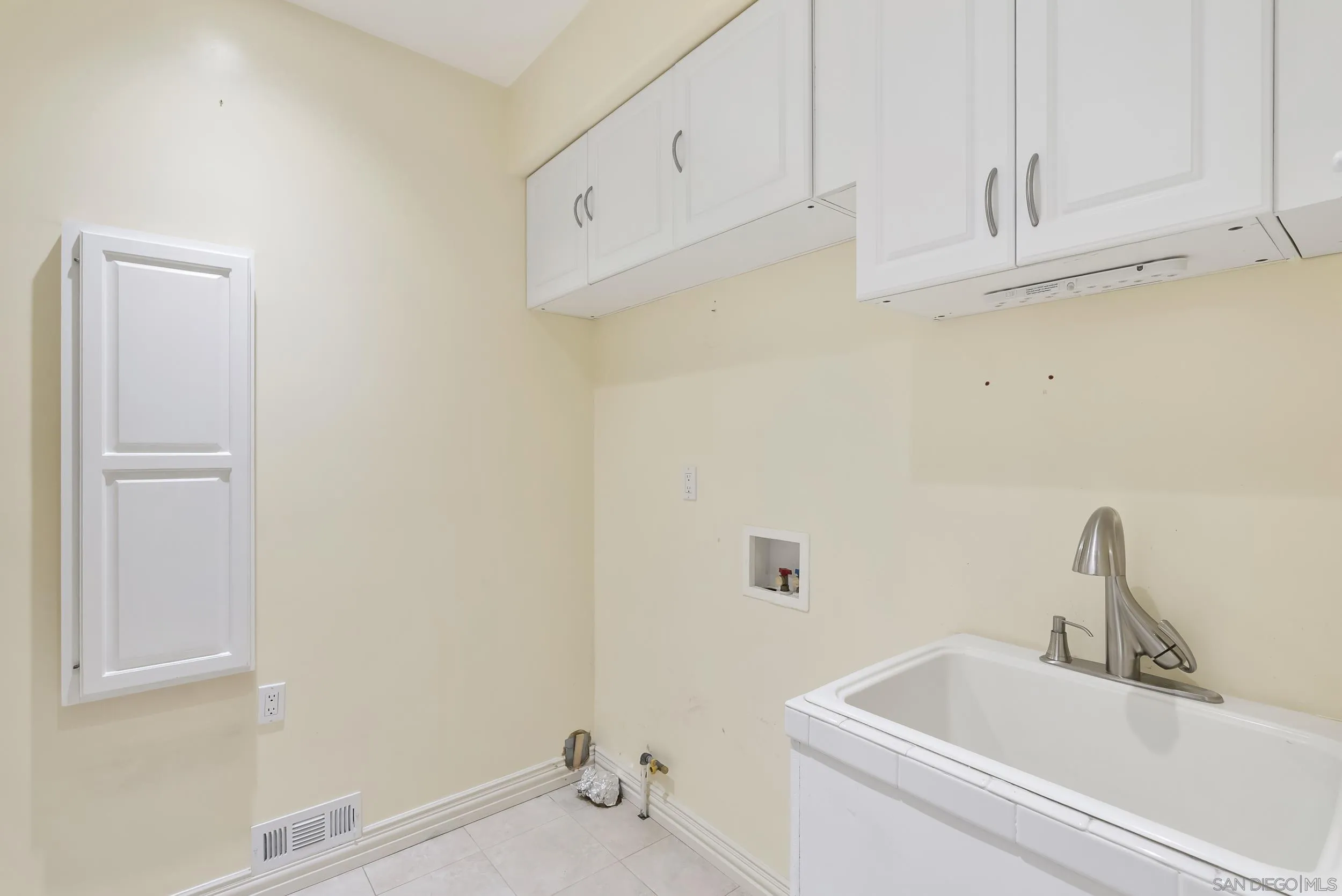 https://cdn.realtyfeed.com/cdn/127/260003349/48d99ce228745de34994dc9c84c516b9.webp