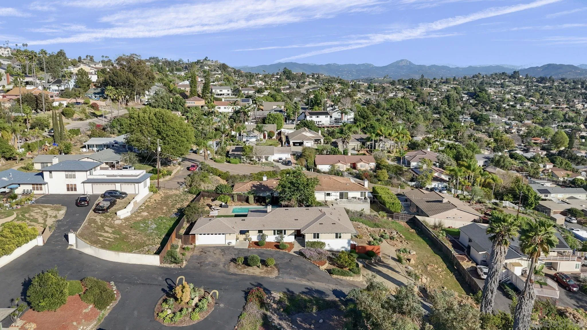 https://cdn.realtyfeed.com/cdn/127/260003350/17bb420404080a2085f145b49db6a23b.webp