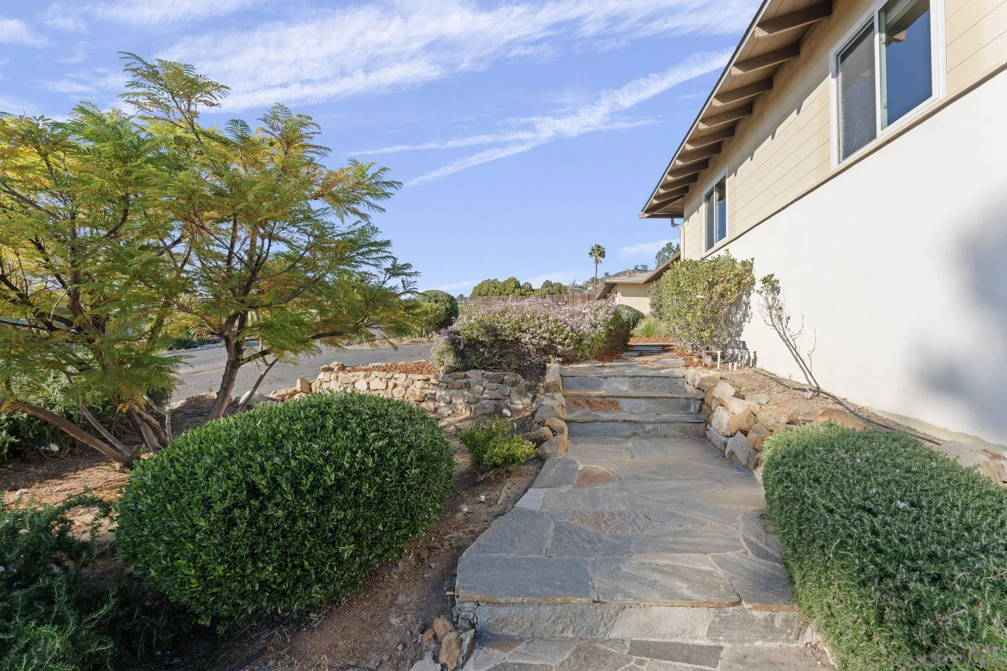 https://cdn.realtyfeed.com/cdn/127/260003350/25710f3a6885ce9562480fa251fd40cf.webp