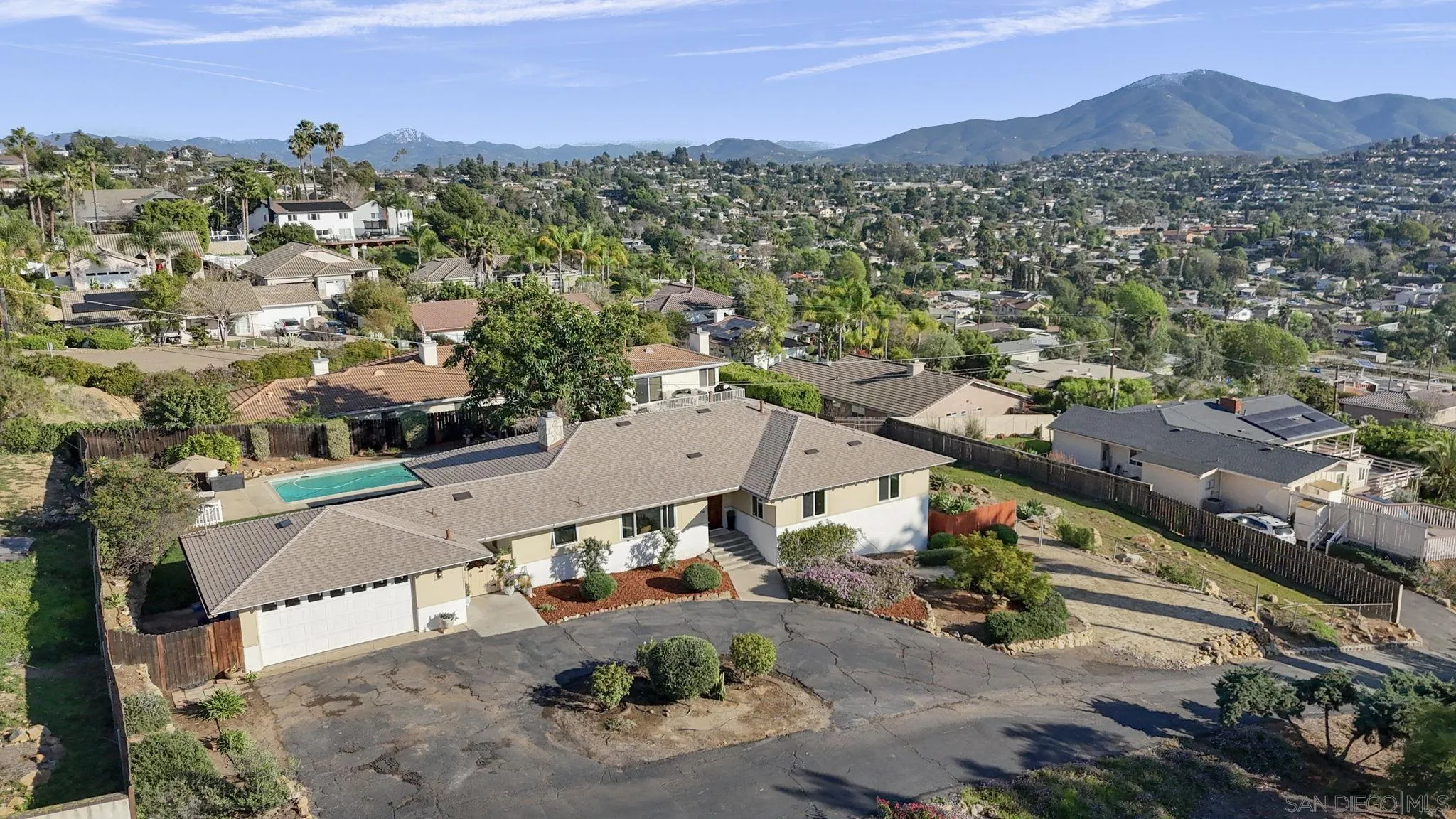https://cdn.realtyfeed.com/cdn/127/260003350/94f459d85c14874d61c123ec726676cd.webp