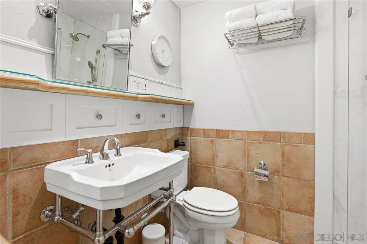 Photo #25: 260003356 Listing: Photo #25
