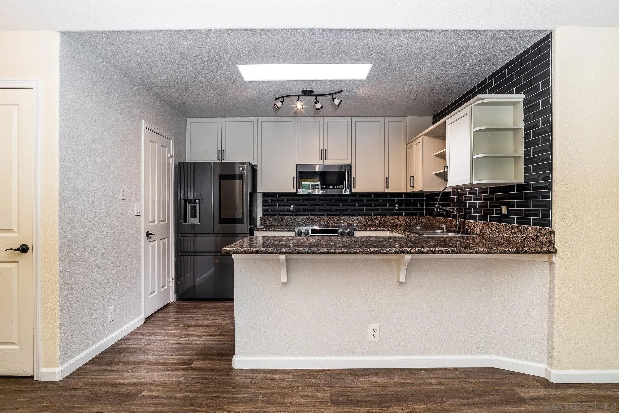 https://cdn.realtyfeed.com/cdn/127/260003358/62be951cb91cec8869189870a0a61989.webp