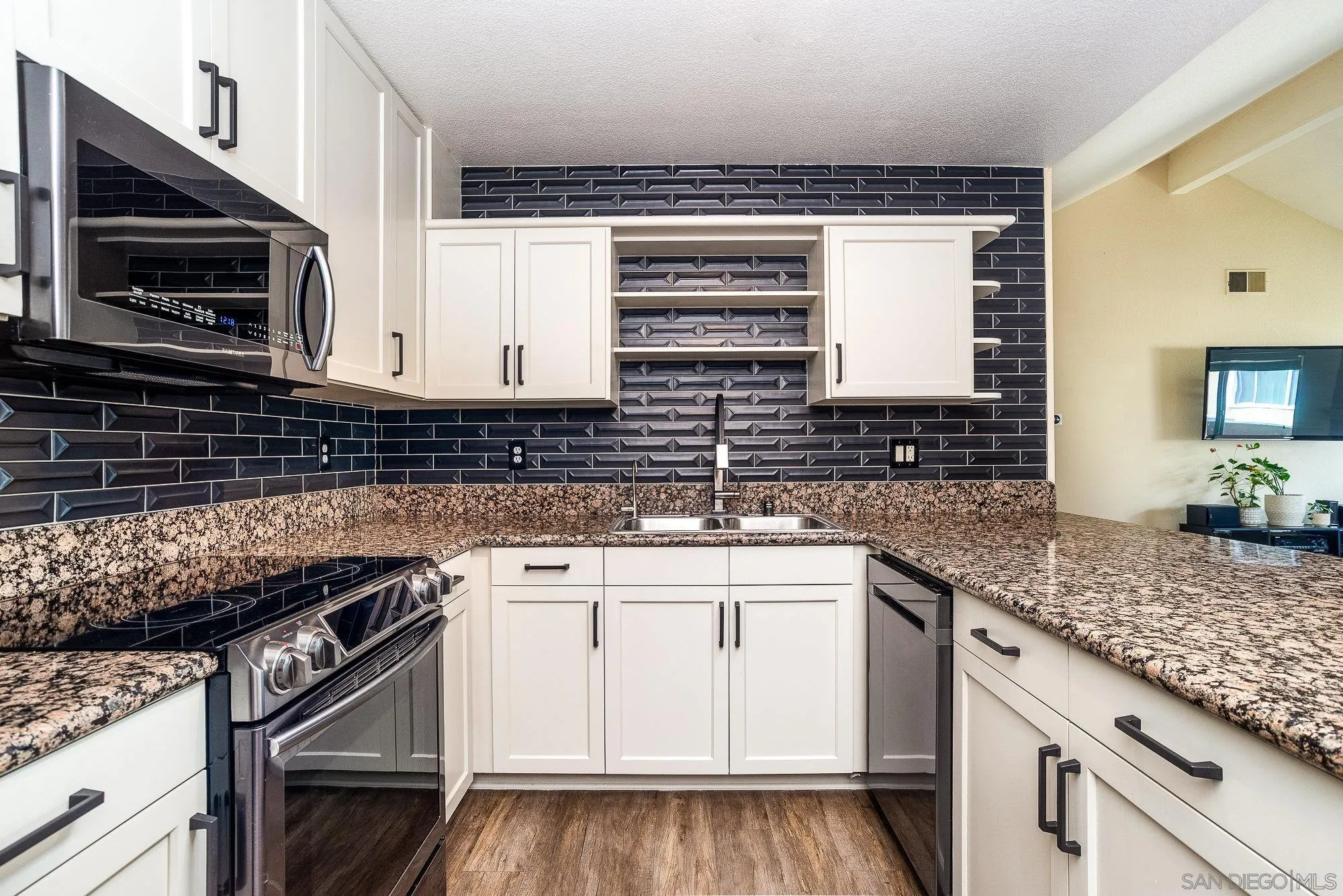 https://cdn.realtyfeed.com/cdn/127/260003358/aaa197dd50a45493cbc846c33bfad540.webp