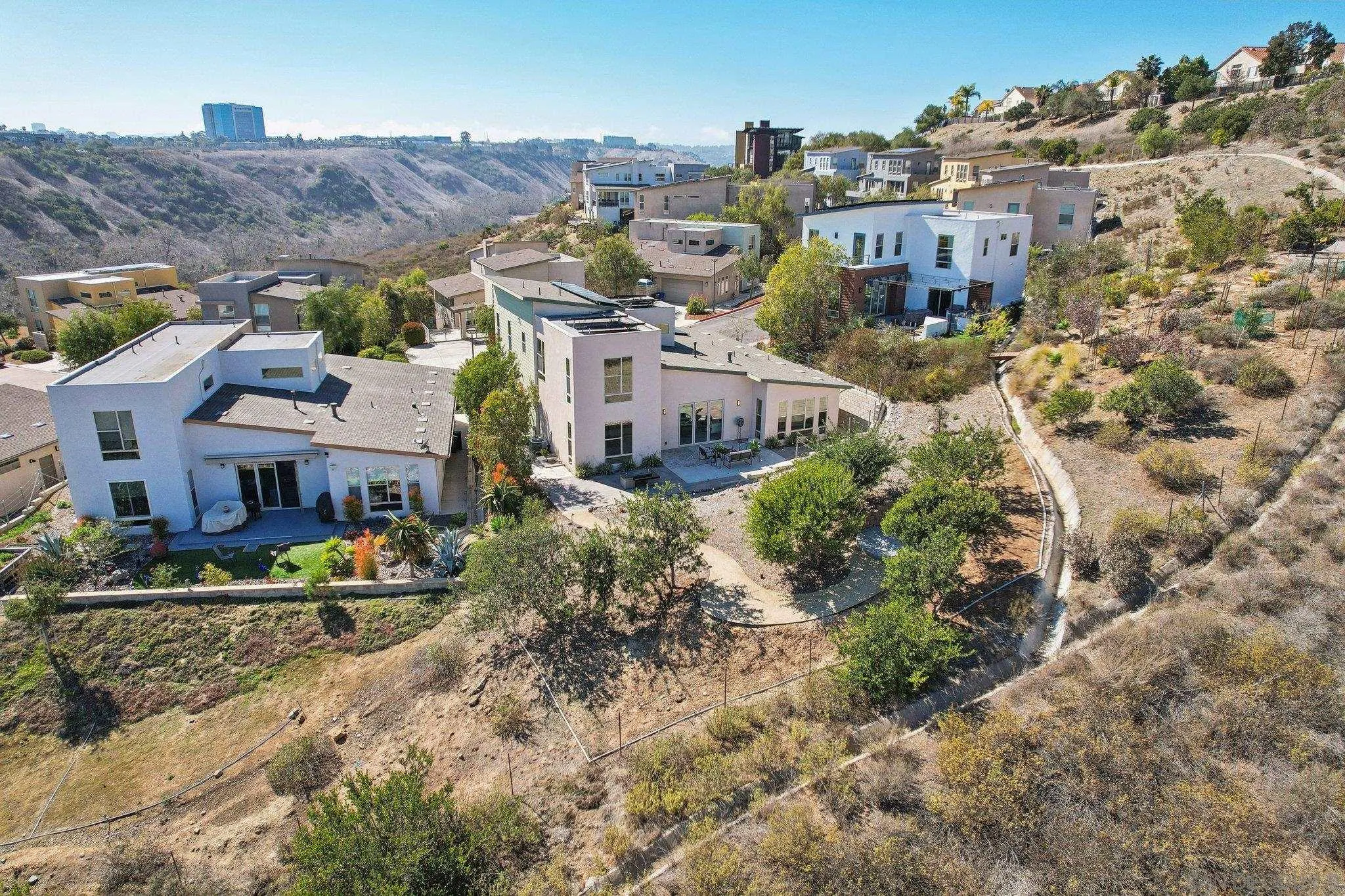https://cdn.realtyfeed.com/cdn/127/260003359/1052b8ea9b92f89bb233aabf2ac9d8f8.webp