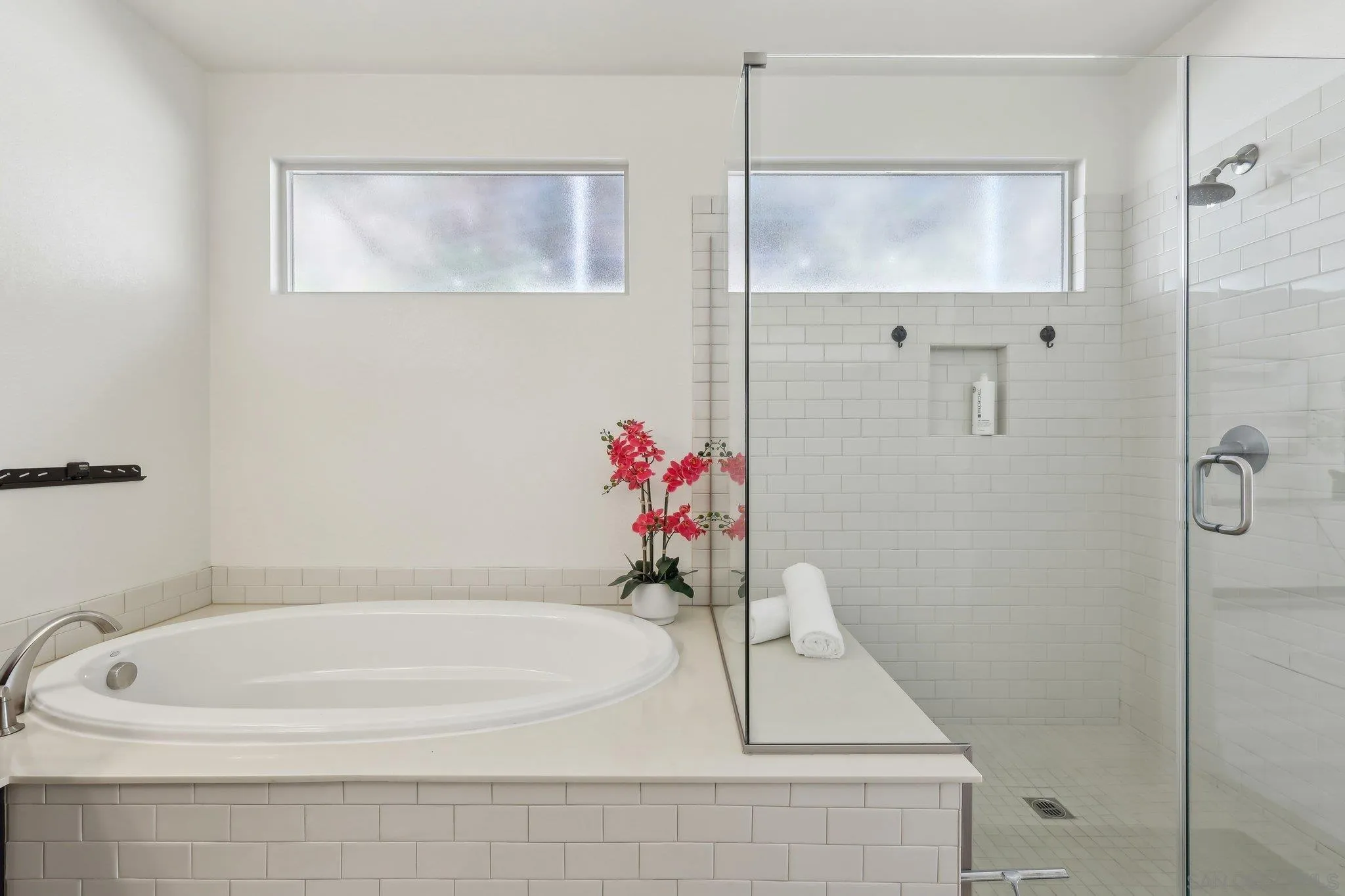 https://cdn.realtyfeed.com/cdn/127/260003359/6b214cec3a7bbc4ad80883d650f37691.webp