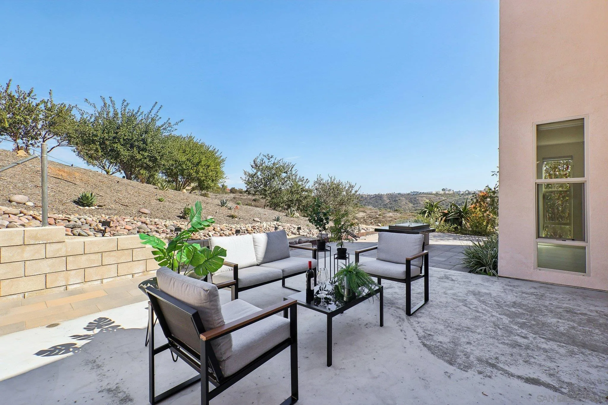 https://cdn.realtyfeed.com/cdn/127/260003359/bf8c3e16dcba42d8f988d31080980946.webp