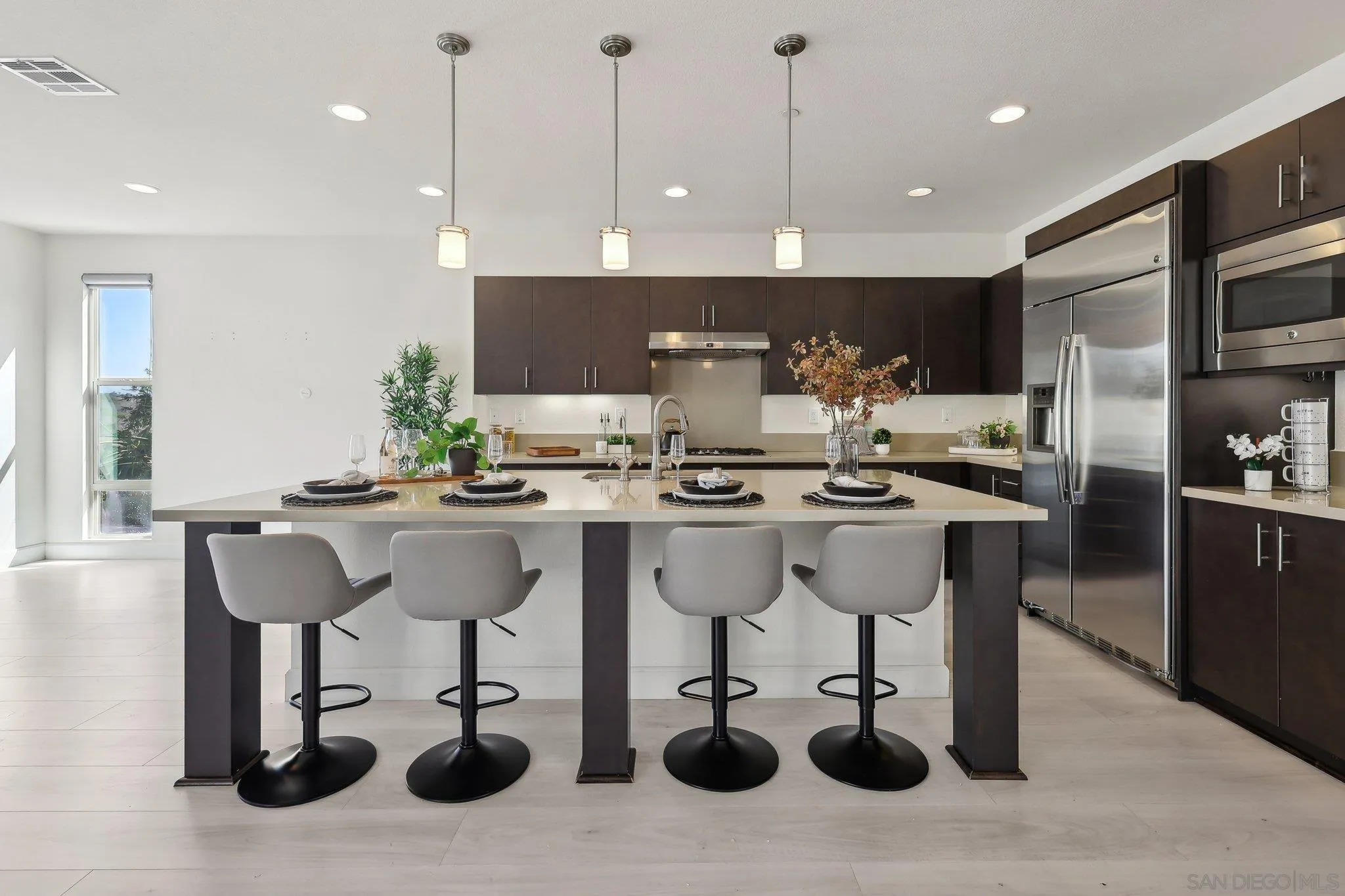 https://cdn.realtyfeed.com/cdn/127/260003359/ee8e6924f645f093fcf054ad20910783.webp