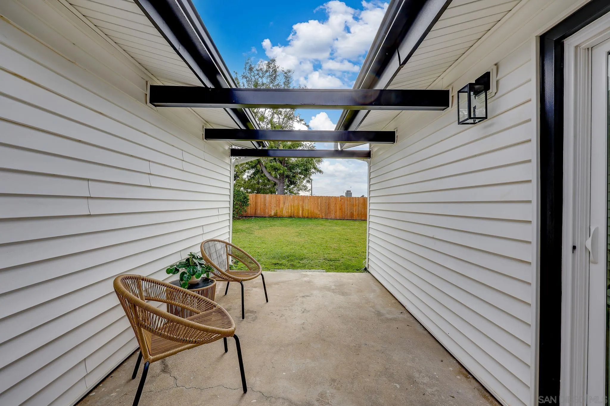 https://cdn.realtyfeed.com/cdn/127/260003362/0cb7431bab0b14f271e26123a8a87b09.webp