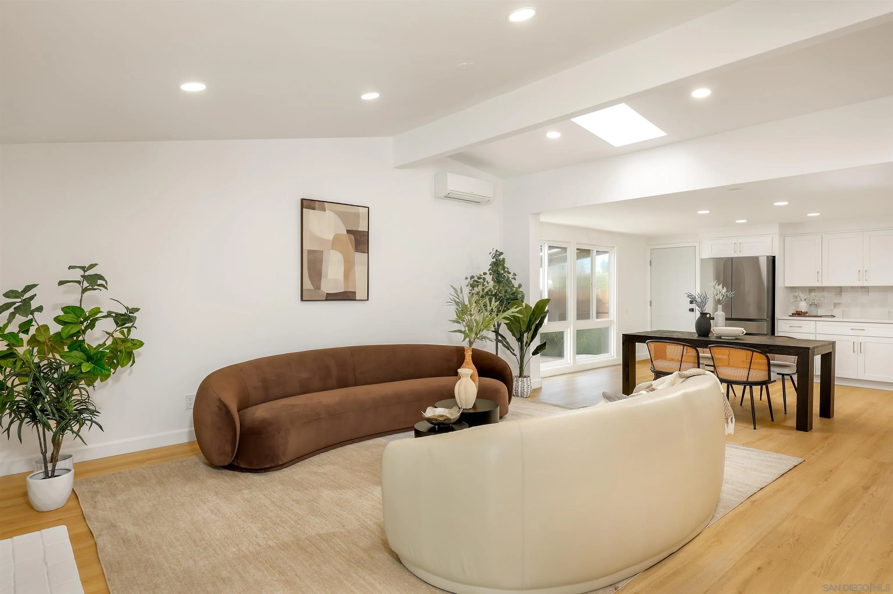 https://cdn.realtyfeed.com/cdn/127/260003362/dbd93129ff363f76394611e14c3be1af.webp