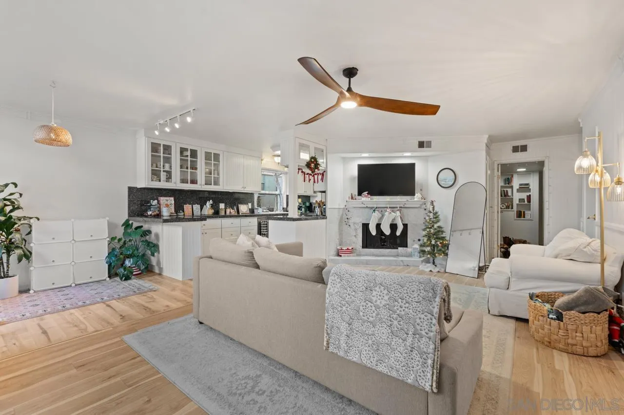 Photo #1: 260003363 Listing: Photo #1