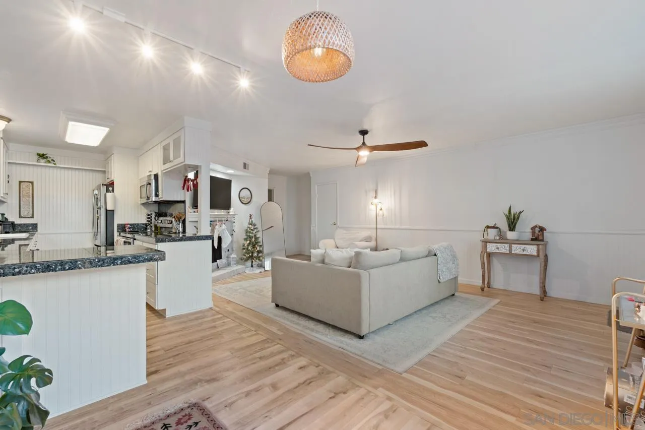 Photo #2: 260003363 Listing: Photo #2