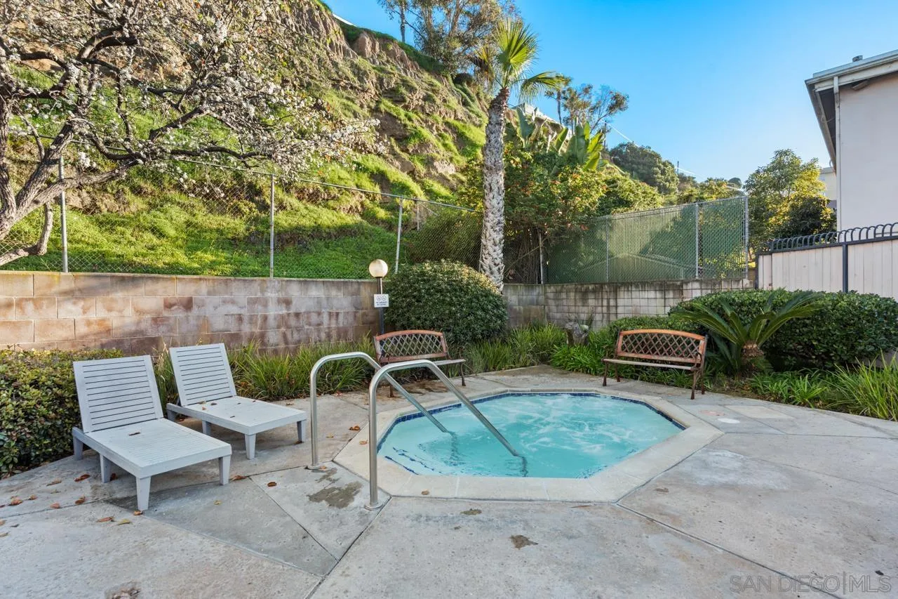 Photo #27: 260003363 Listing: Photo #27