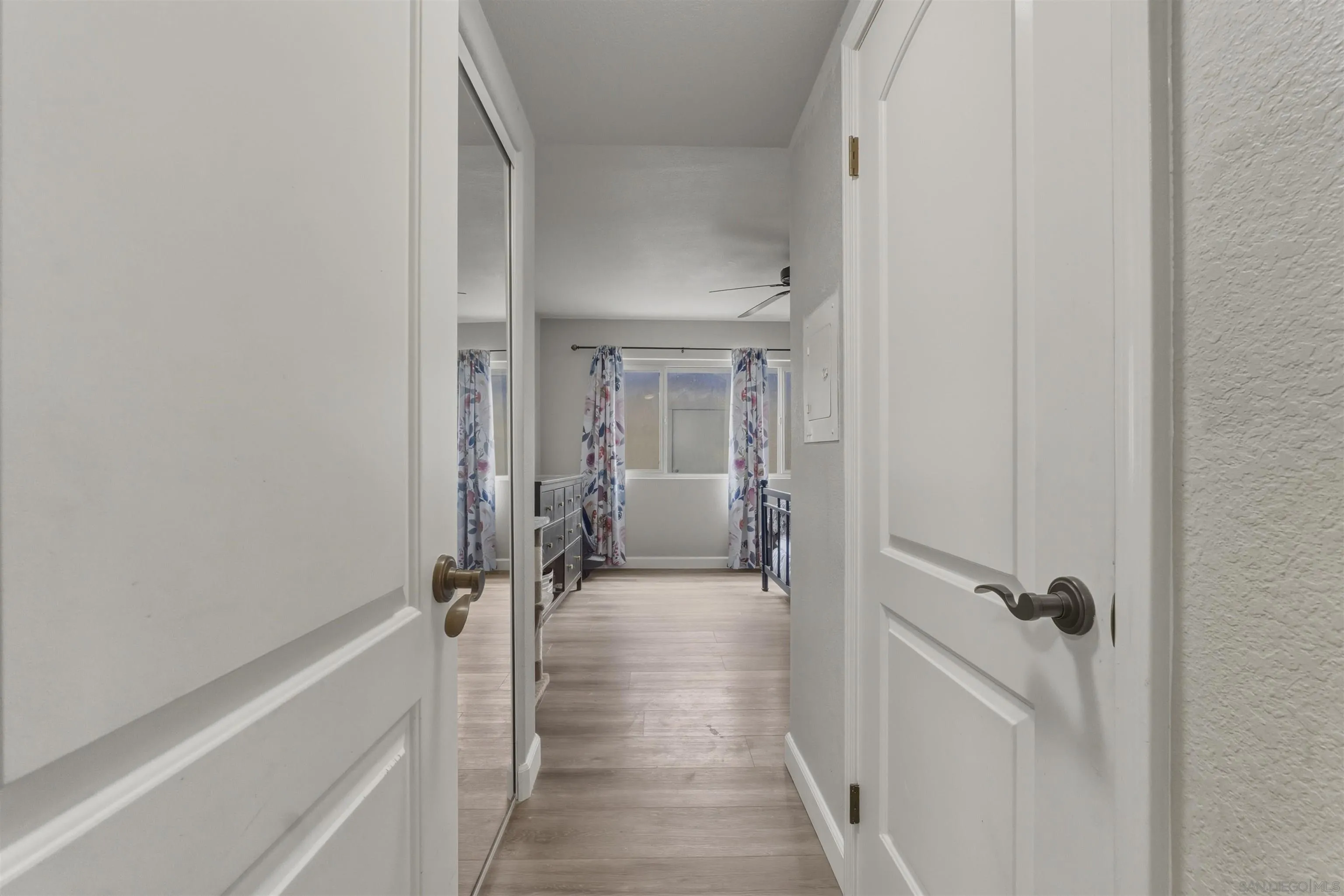 https://cdn.realtyfeed.com/cdn/127/260003371/56b598110390623bc042aa85923d97e6.webp