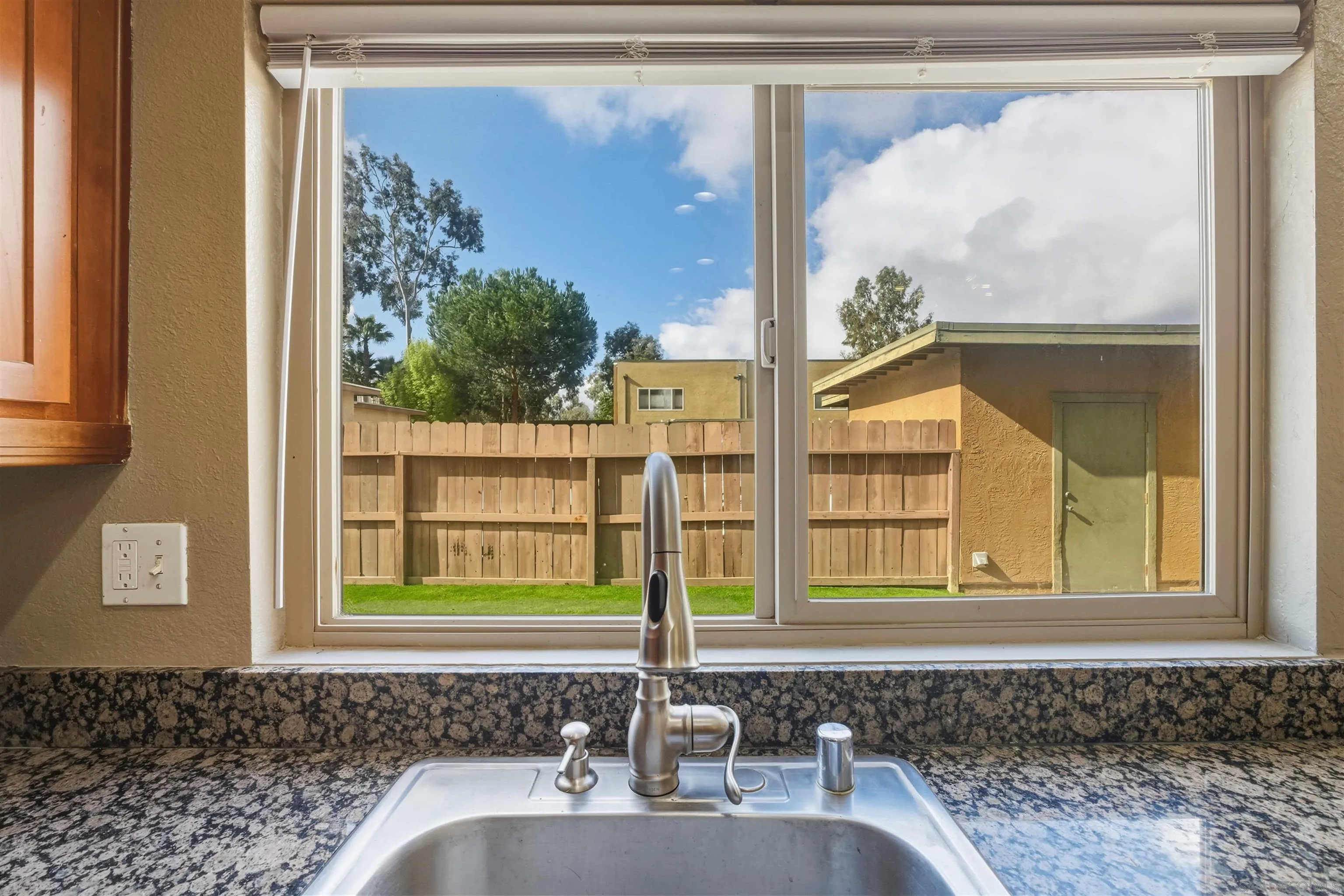 https://cdn.realtyfeed.com/cdn/127/260003371/5c416a99d0180eb5ad419d55b0c70a87.webp