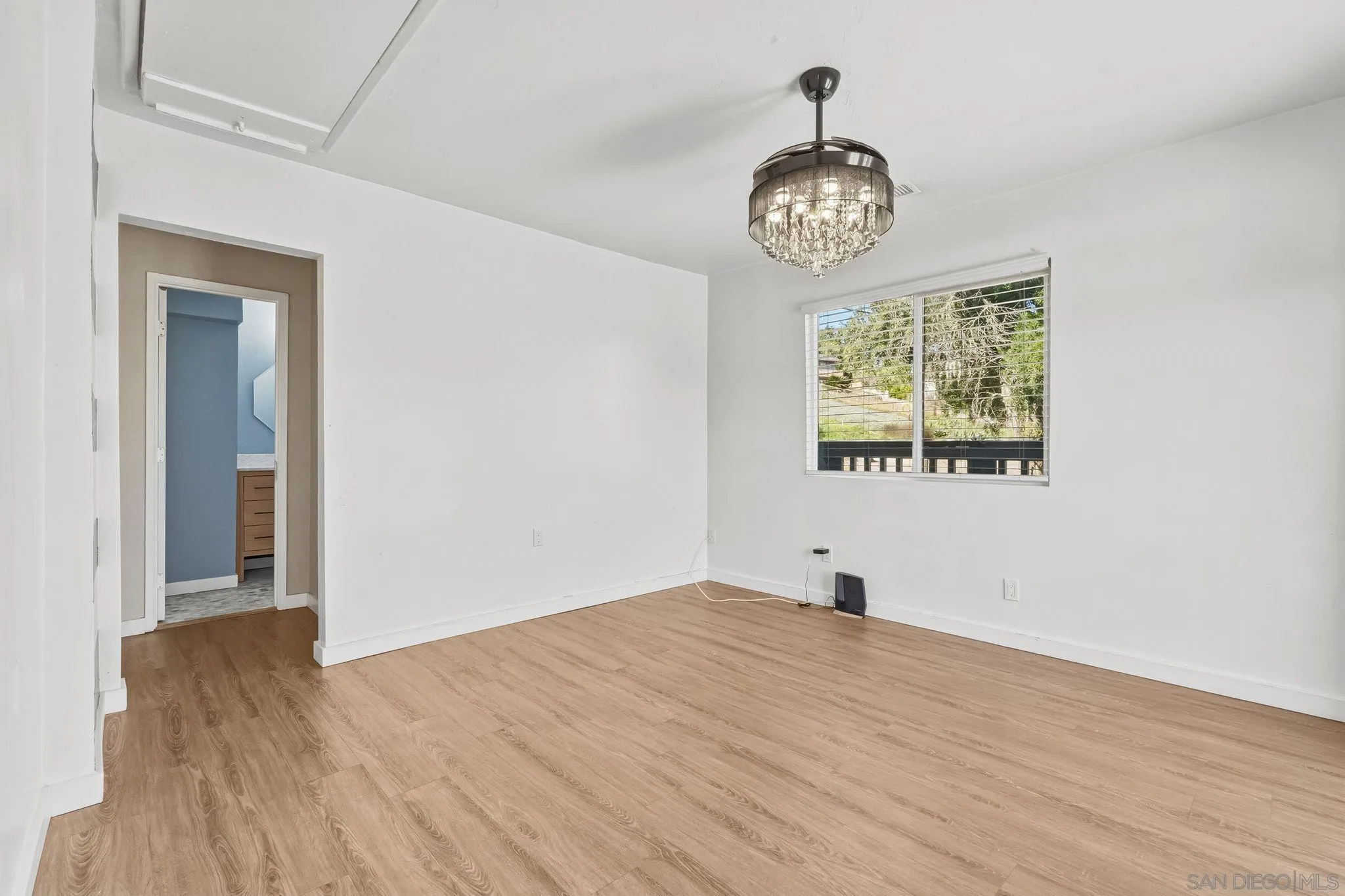 https://cdn.realtyfeed.com/cdn/127/260003376/826453318ac6599d593d824f67461c9c.webp