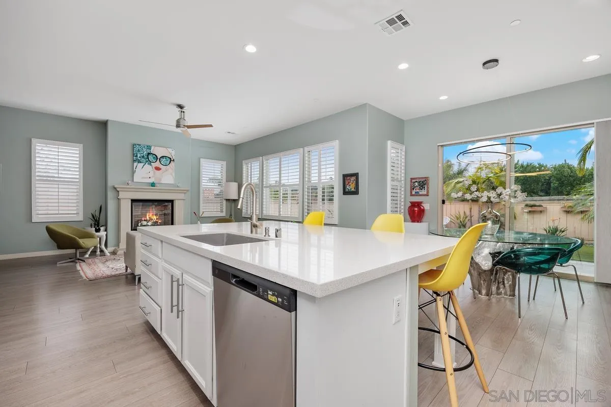 https://cdn.realtyfeed.com/cdn/127/260003377/49f220a9e61837914cc37c534bd42b95.webp